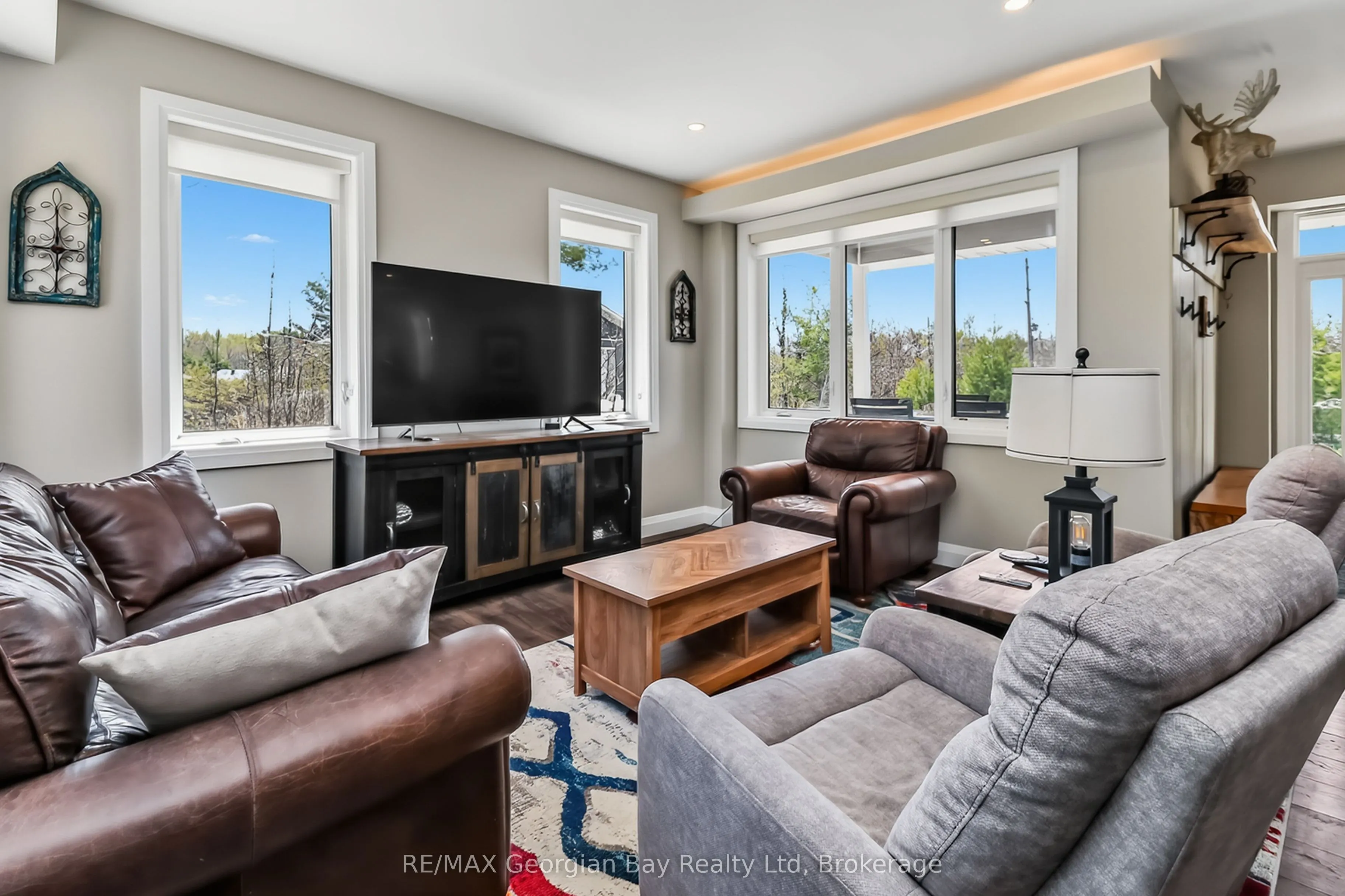 1432 HONEY HARBOUR Road