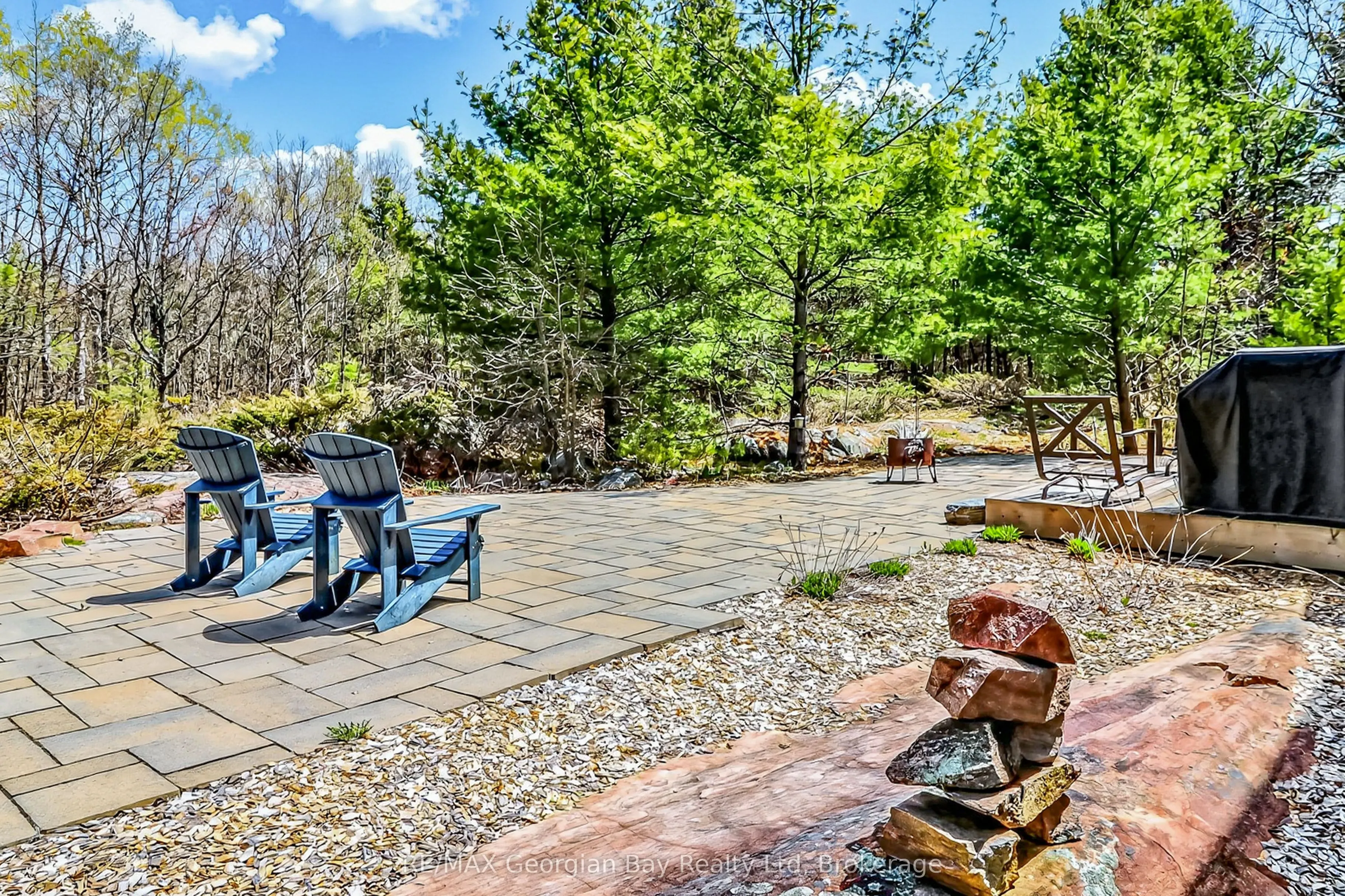 1432 HONEY HARBOUR Road