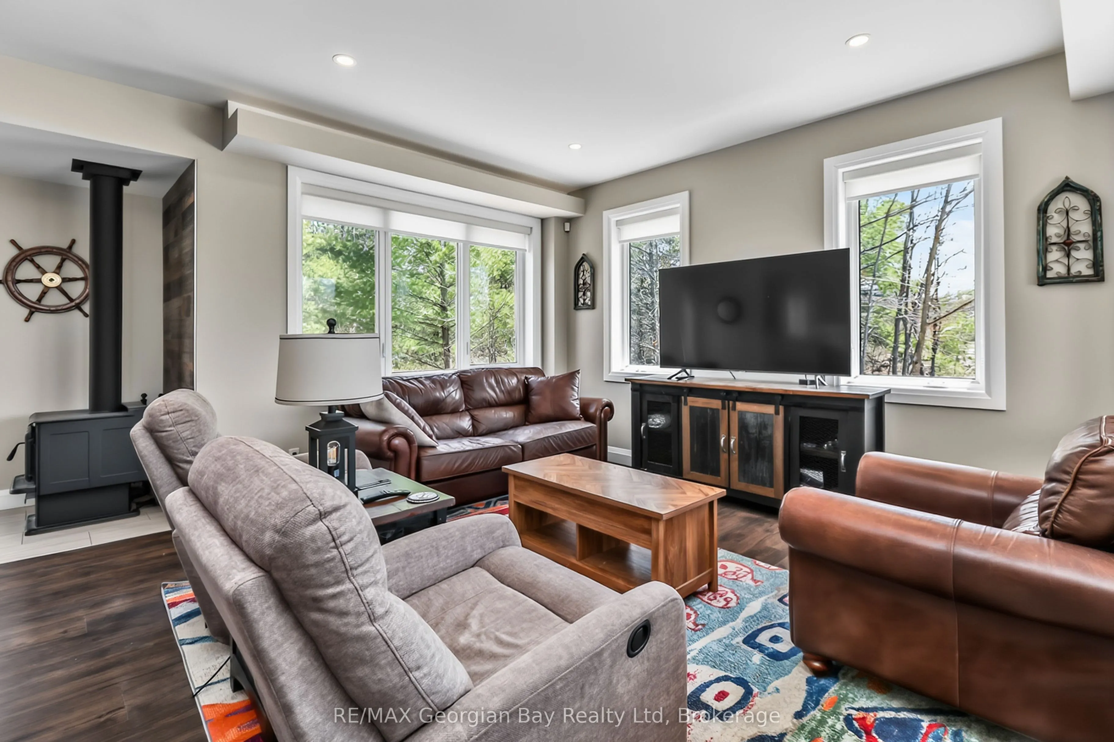 1432 HONEY HARBOUR Road
