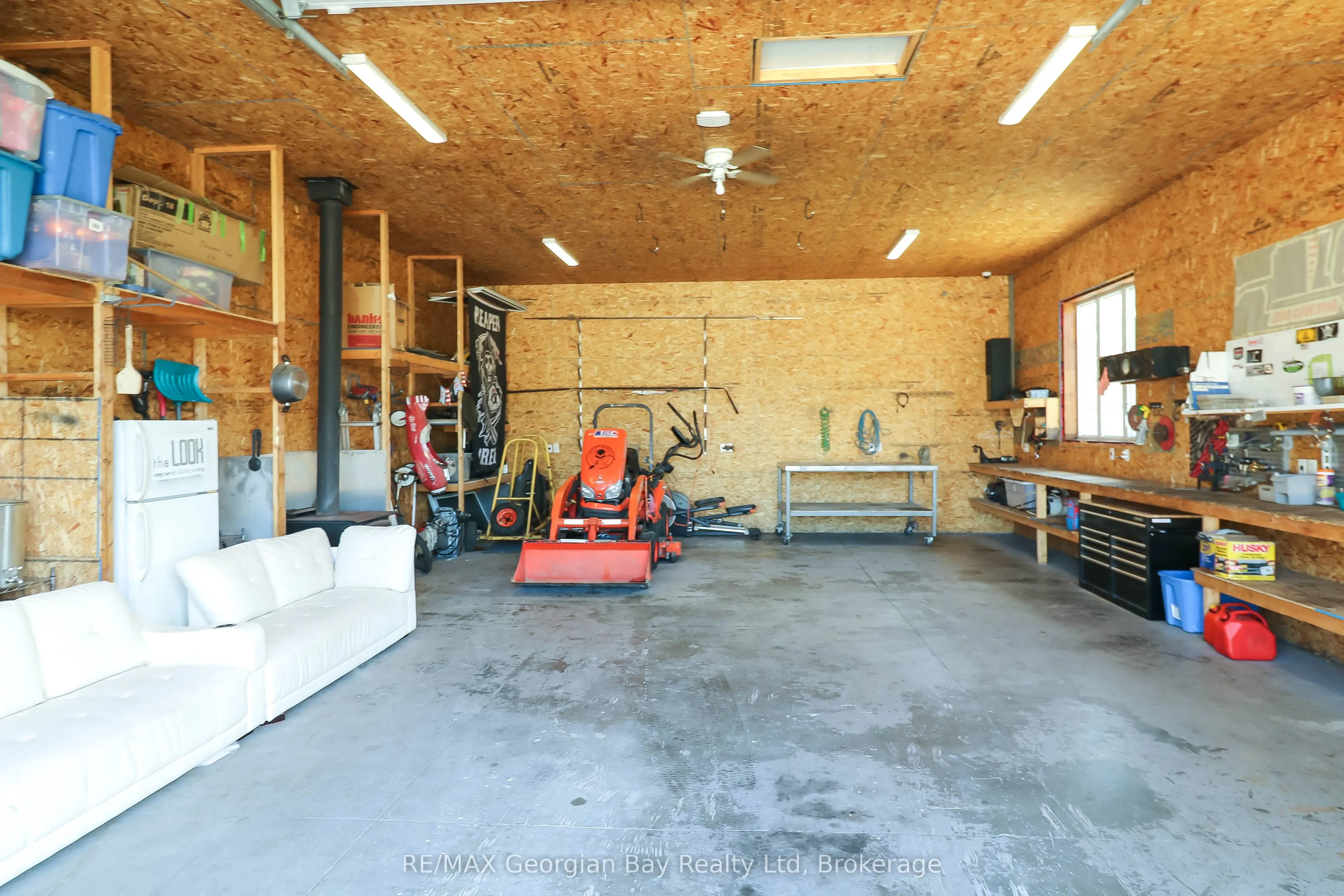 1432 HONEY HARBOUR Road