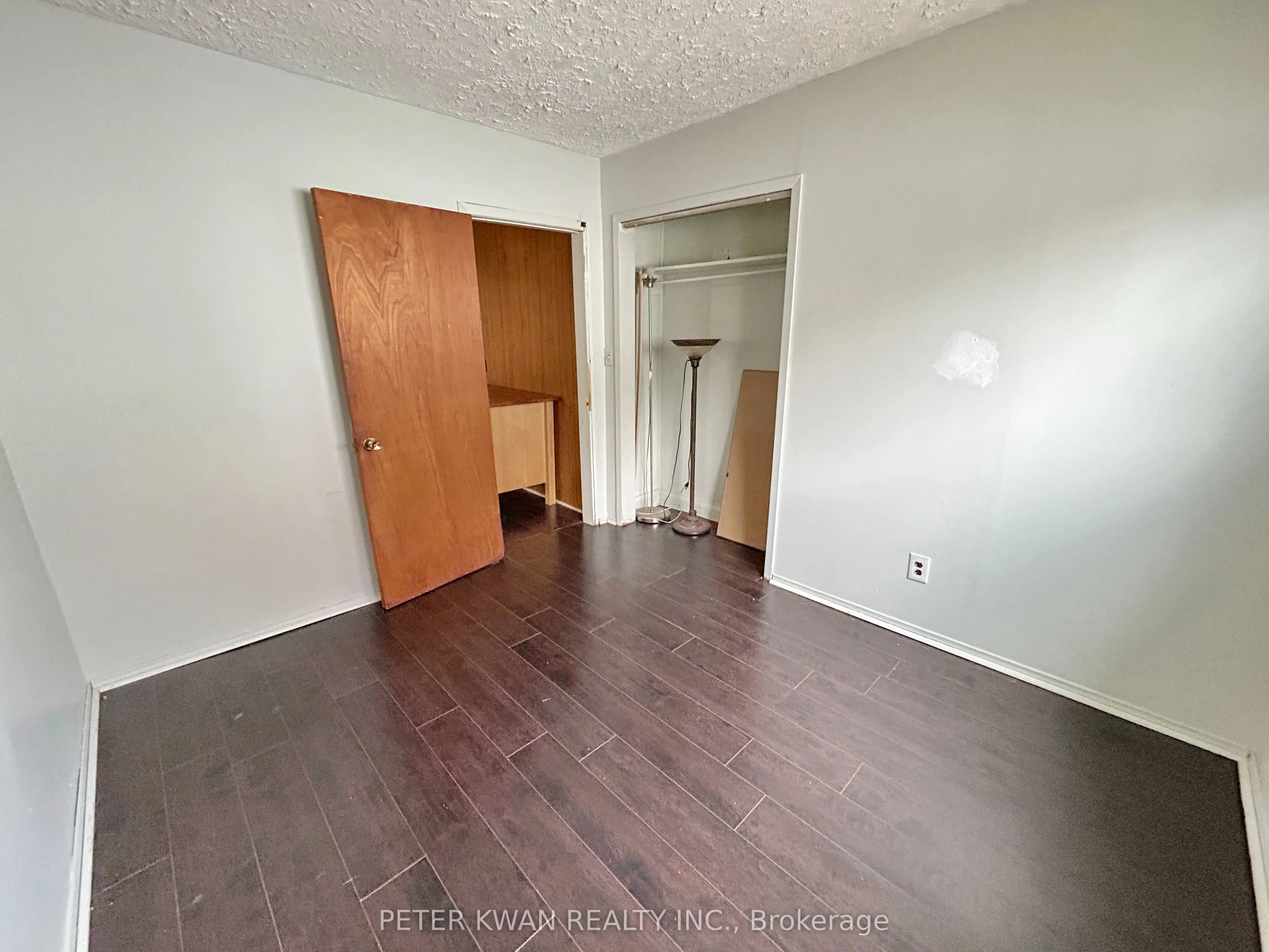 4977 John Street