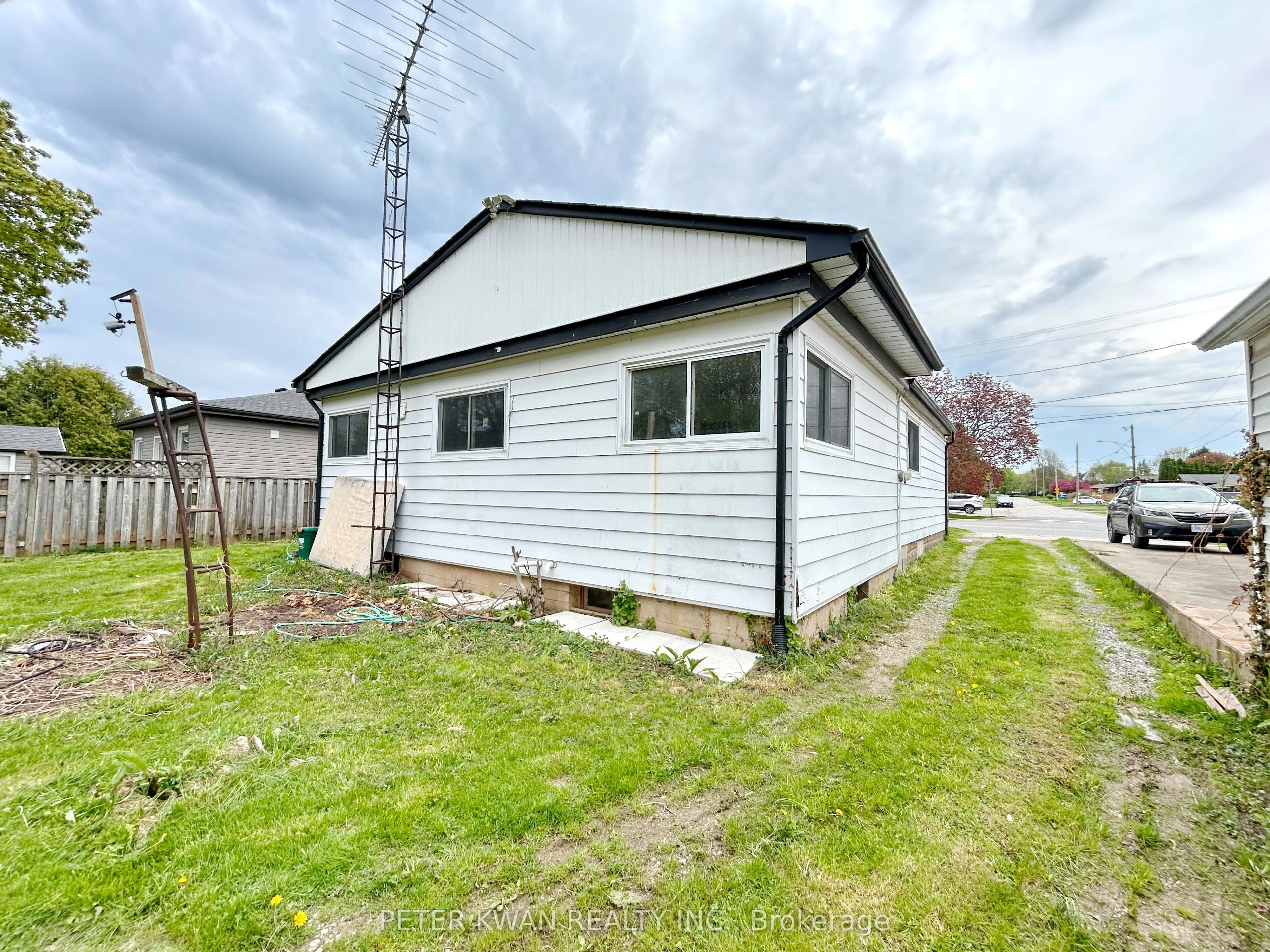 4977 John Street