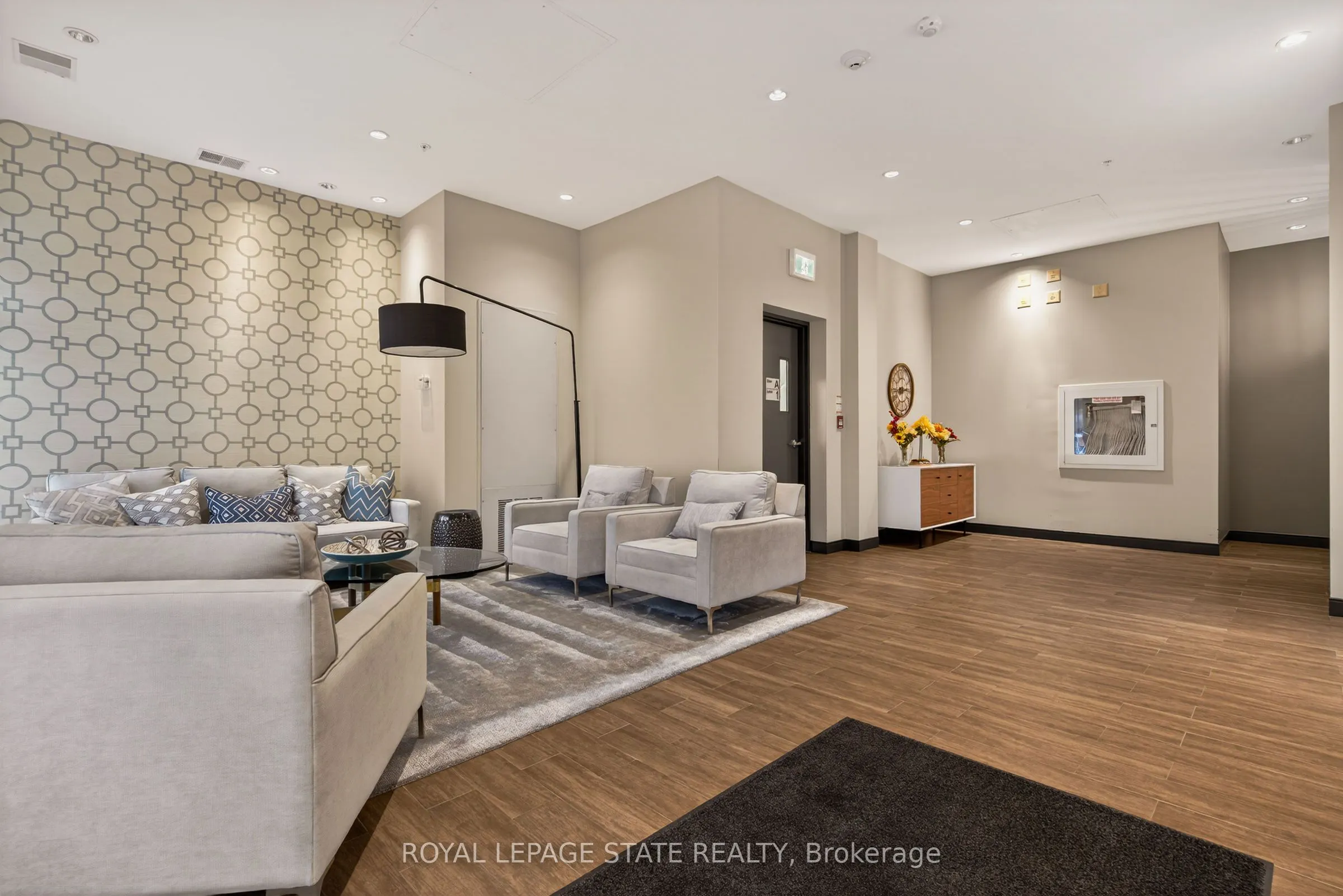 520 North Service Road #308