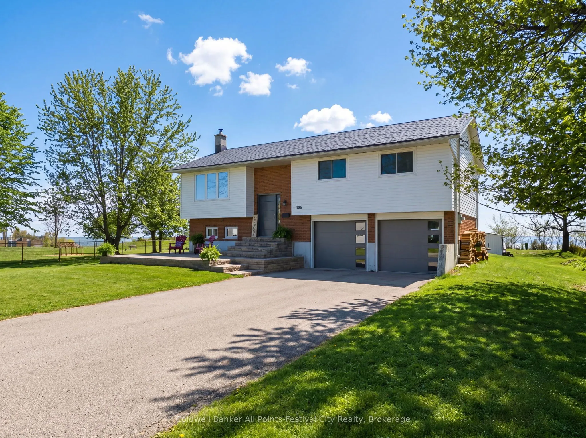 306 Lakeside Drive