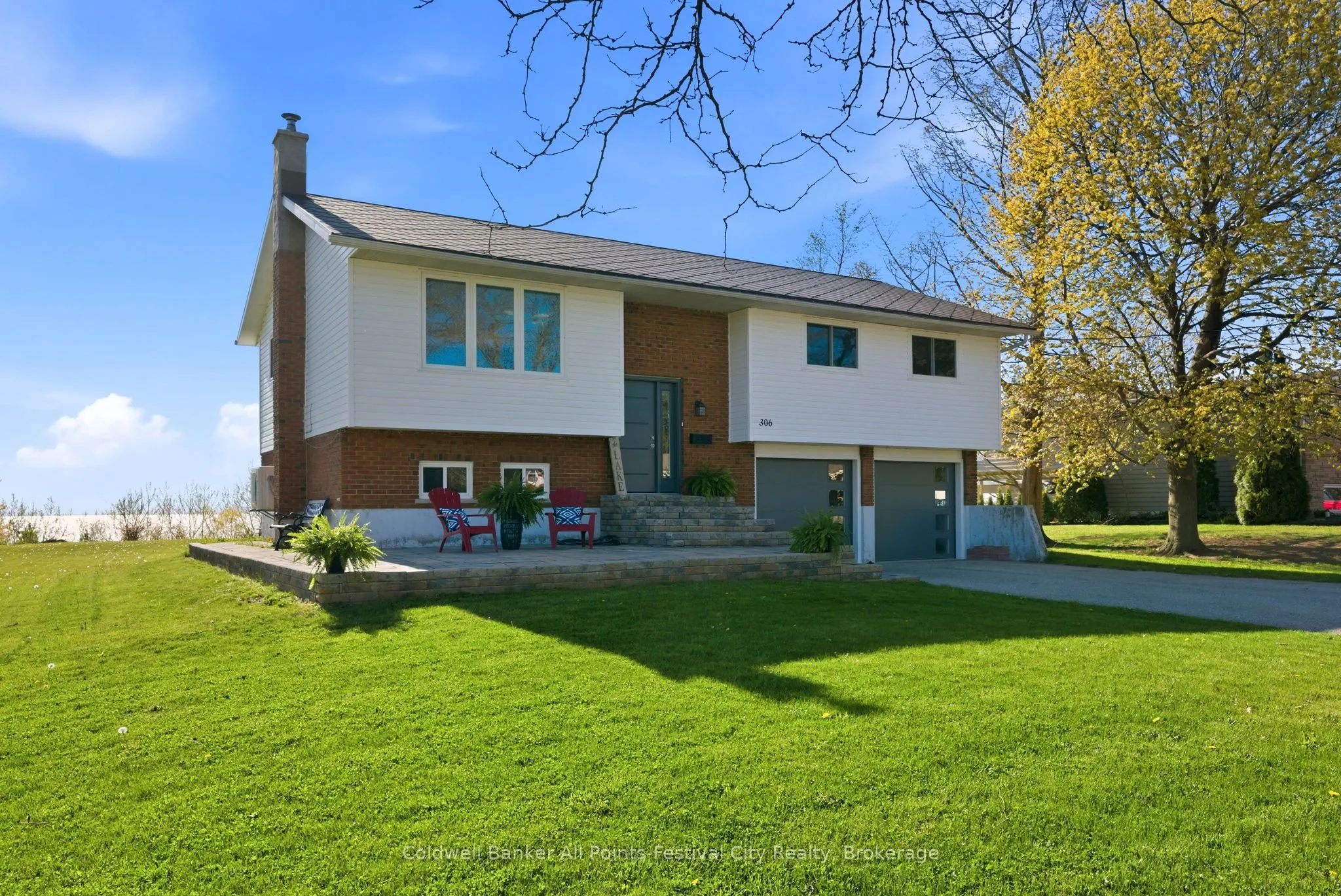 306 Lakeside Drive