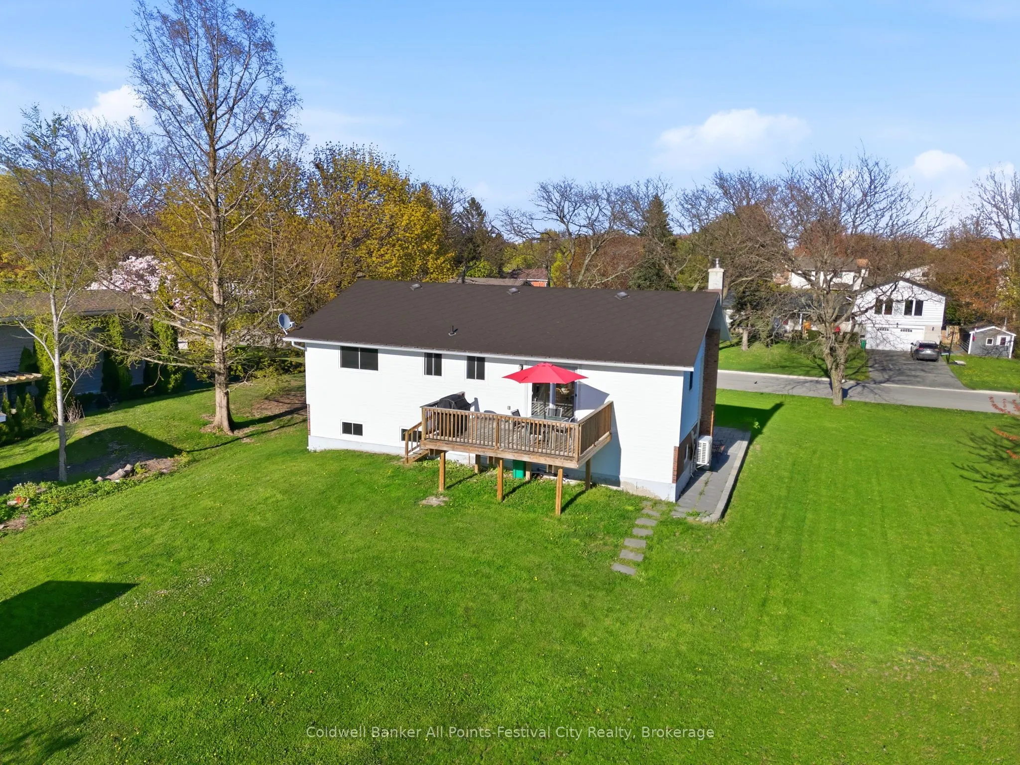 306 Lakeside Drive