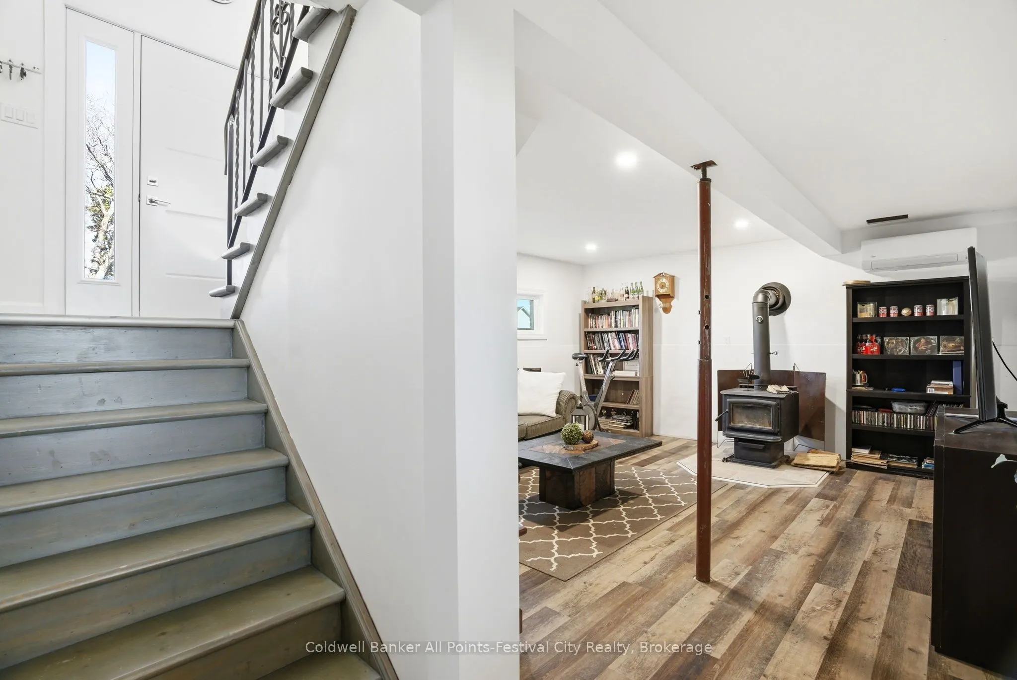 306 Lakeside Drive