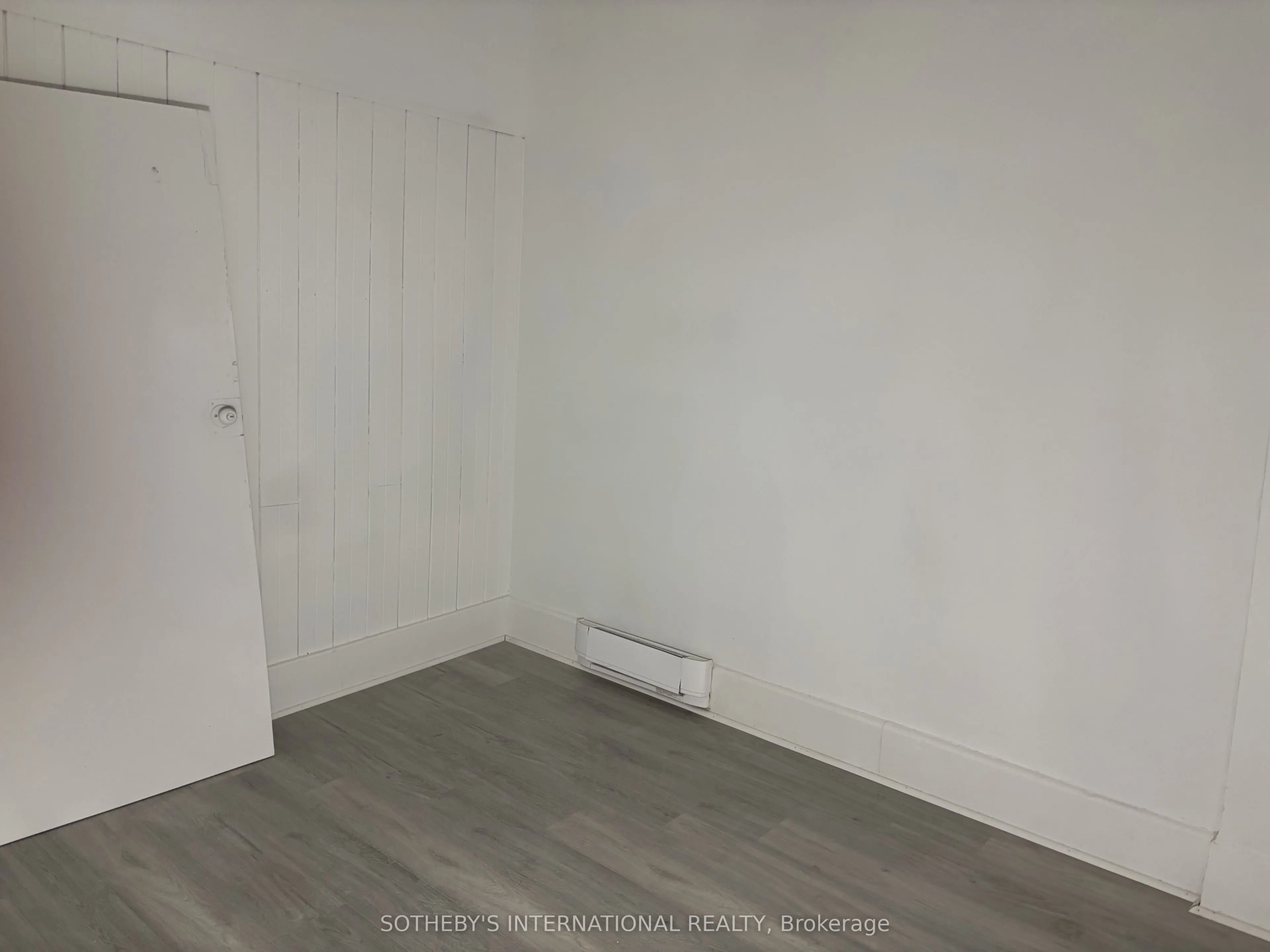 204-208 King Street W