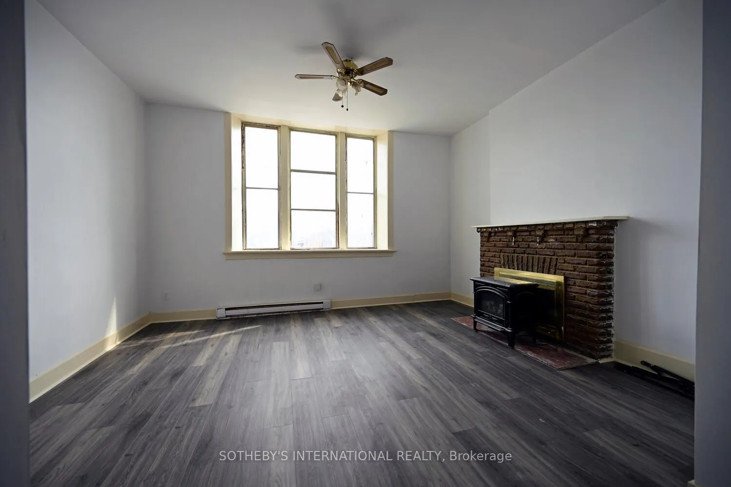 204-208 King Street W