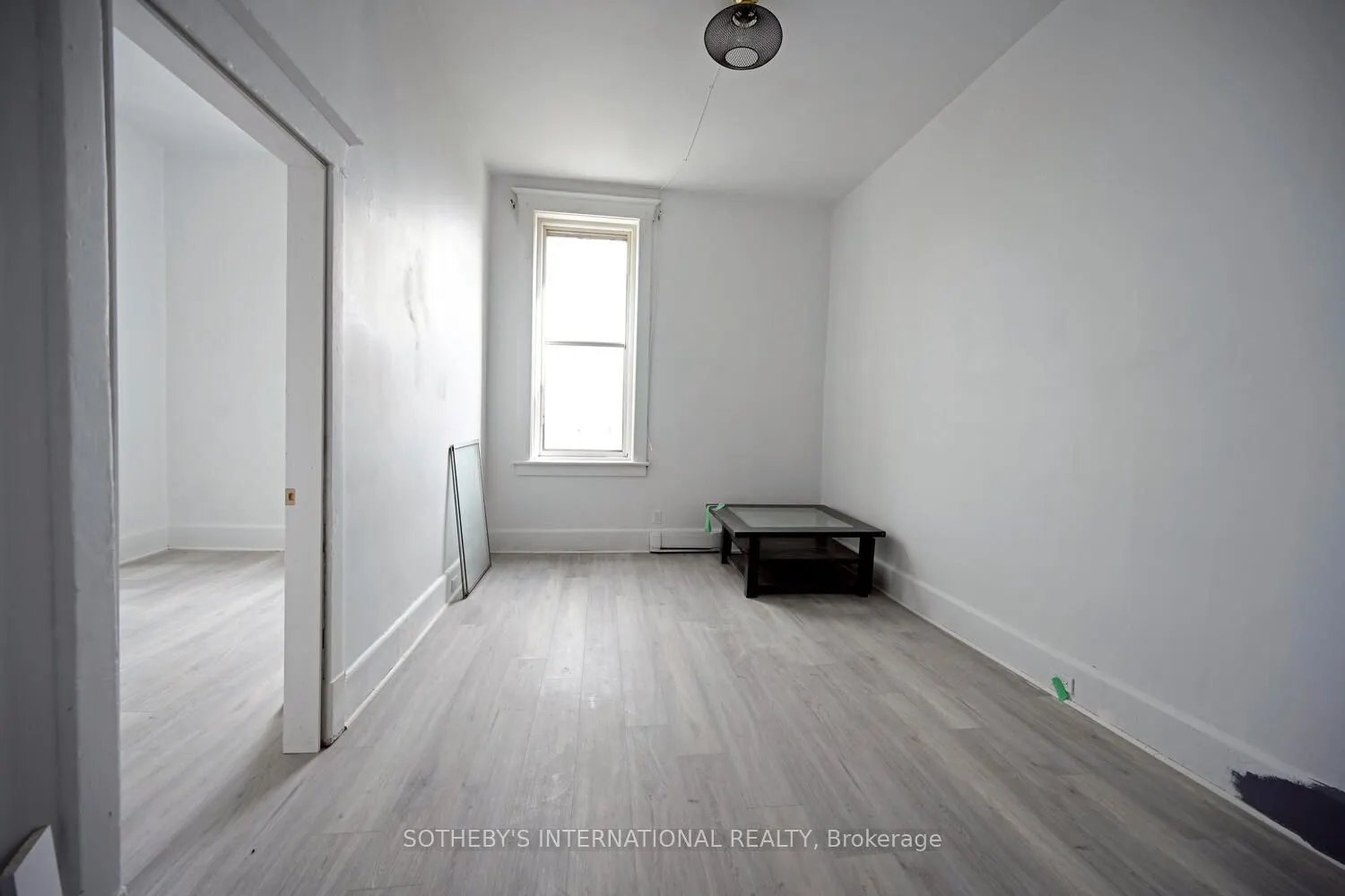 204-208 King Street W