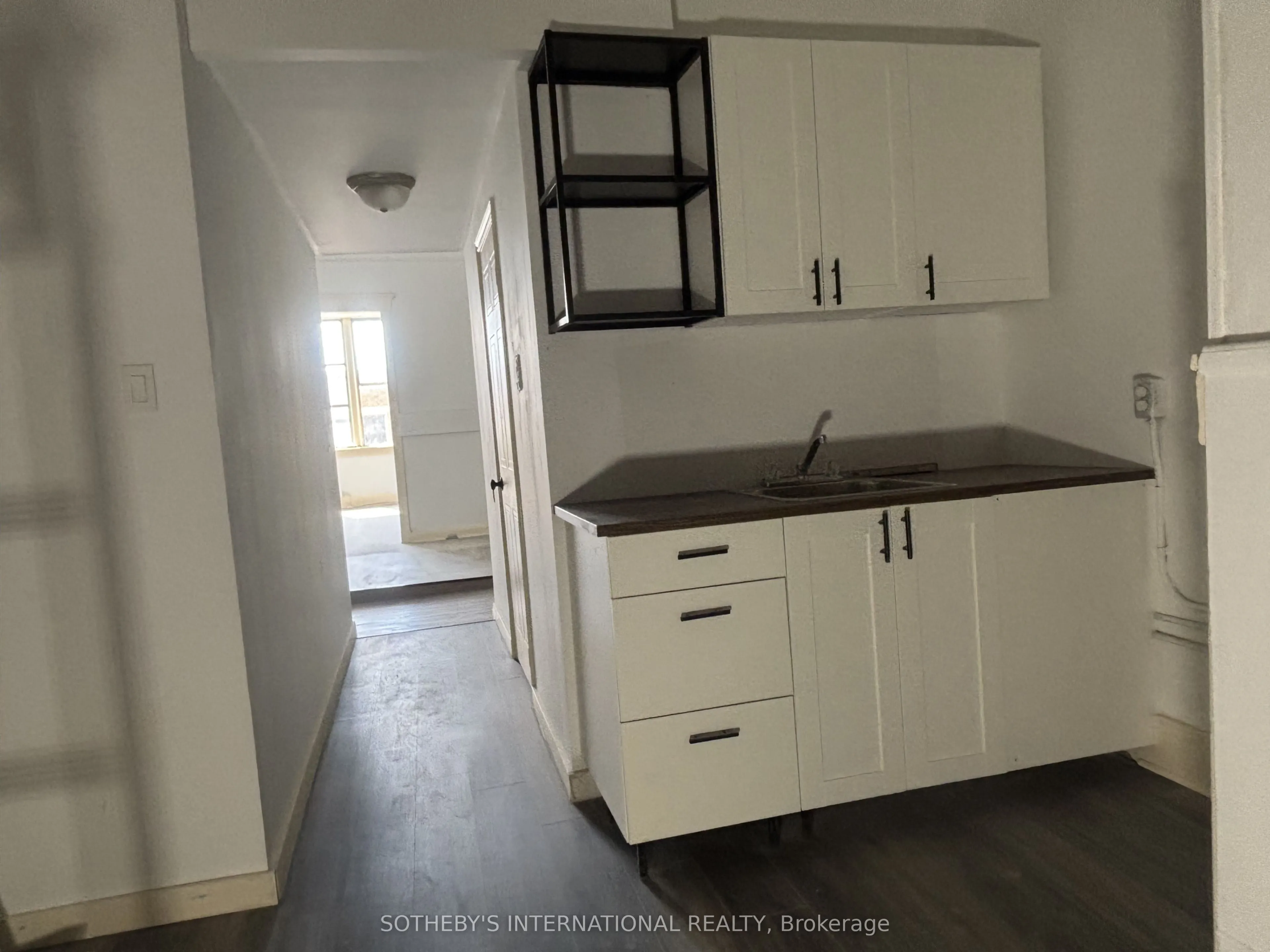 204-208 King Street W