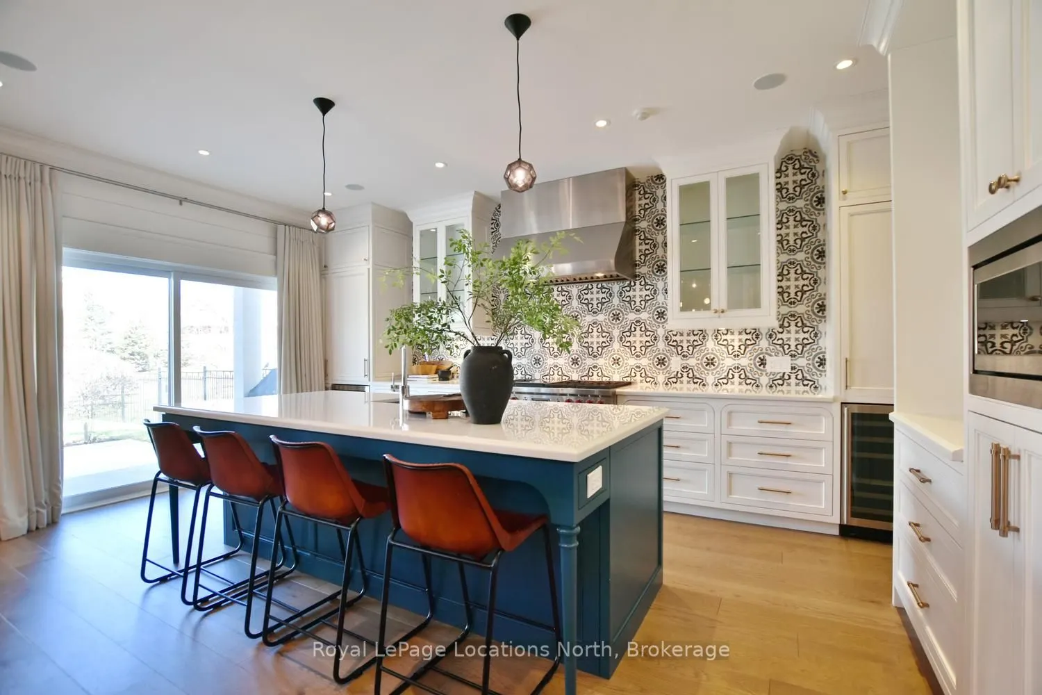 277 JOZO WEIDER Boulevard #902