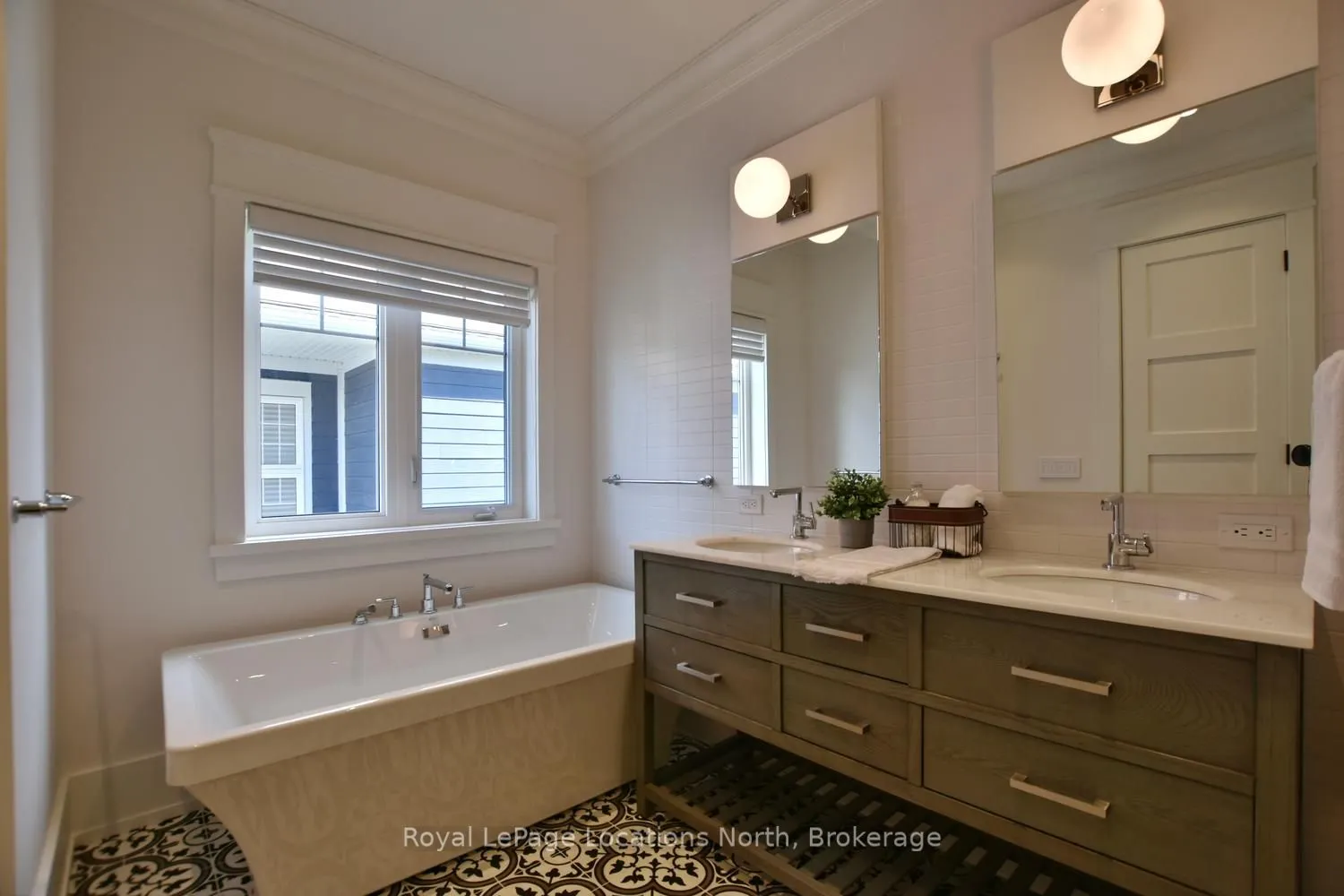 277 JOZO WEIDER Boulevard #902