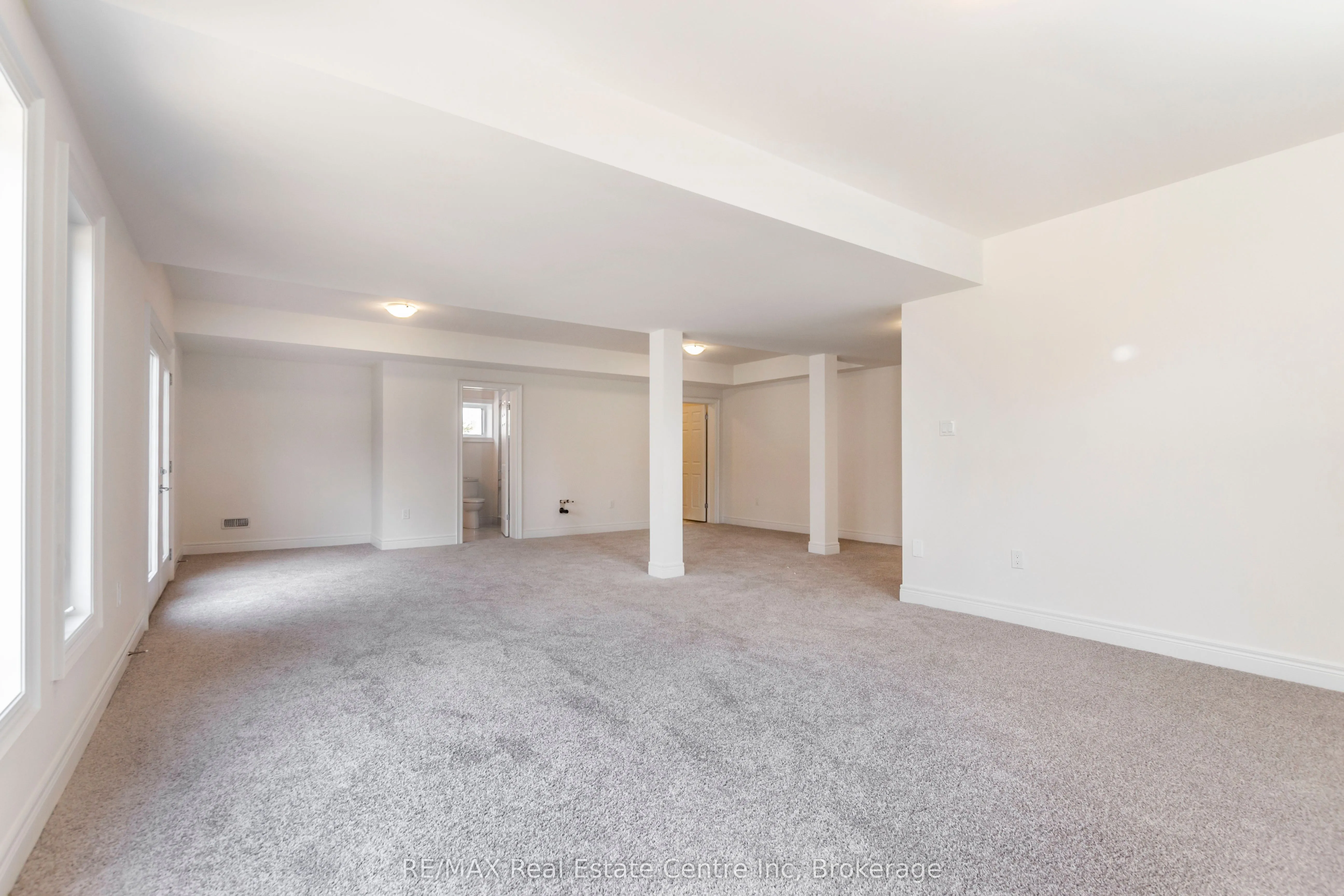 143 Ambrous Crescent