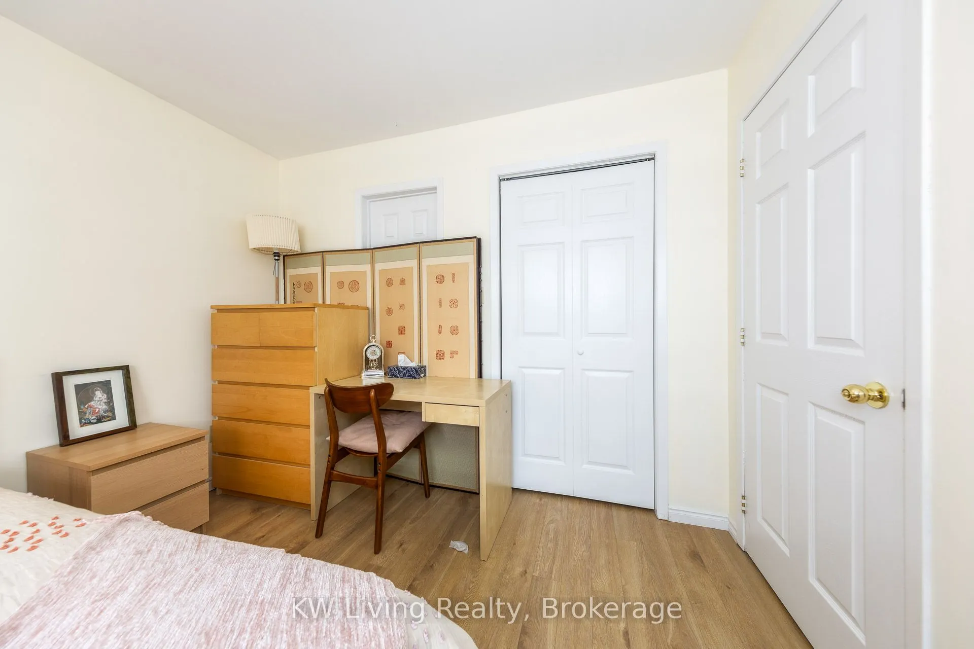 833 Fairbairn Street