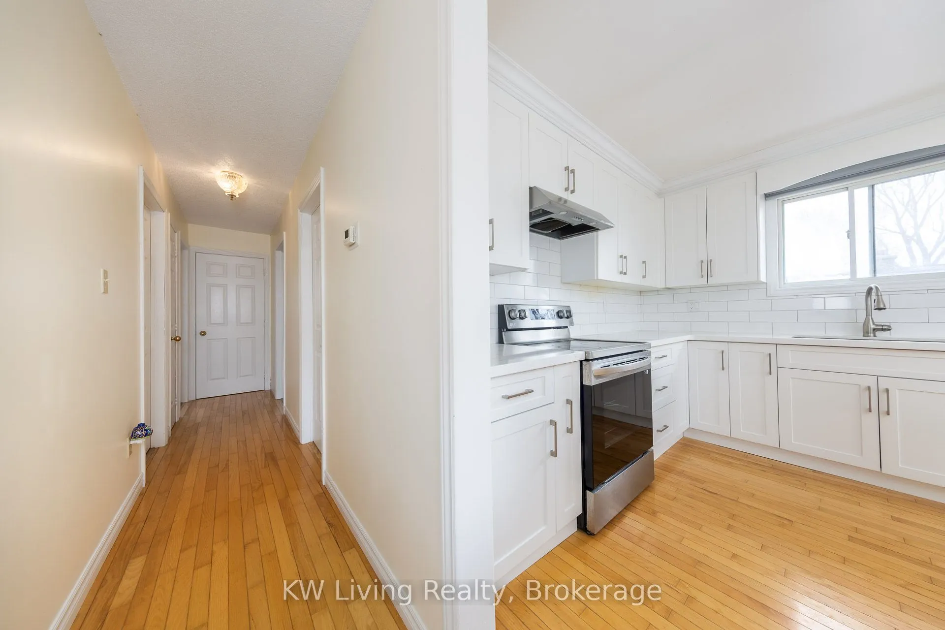 833 Fairbairn Street