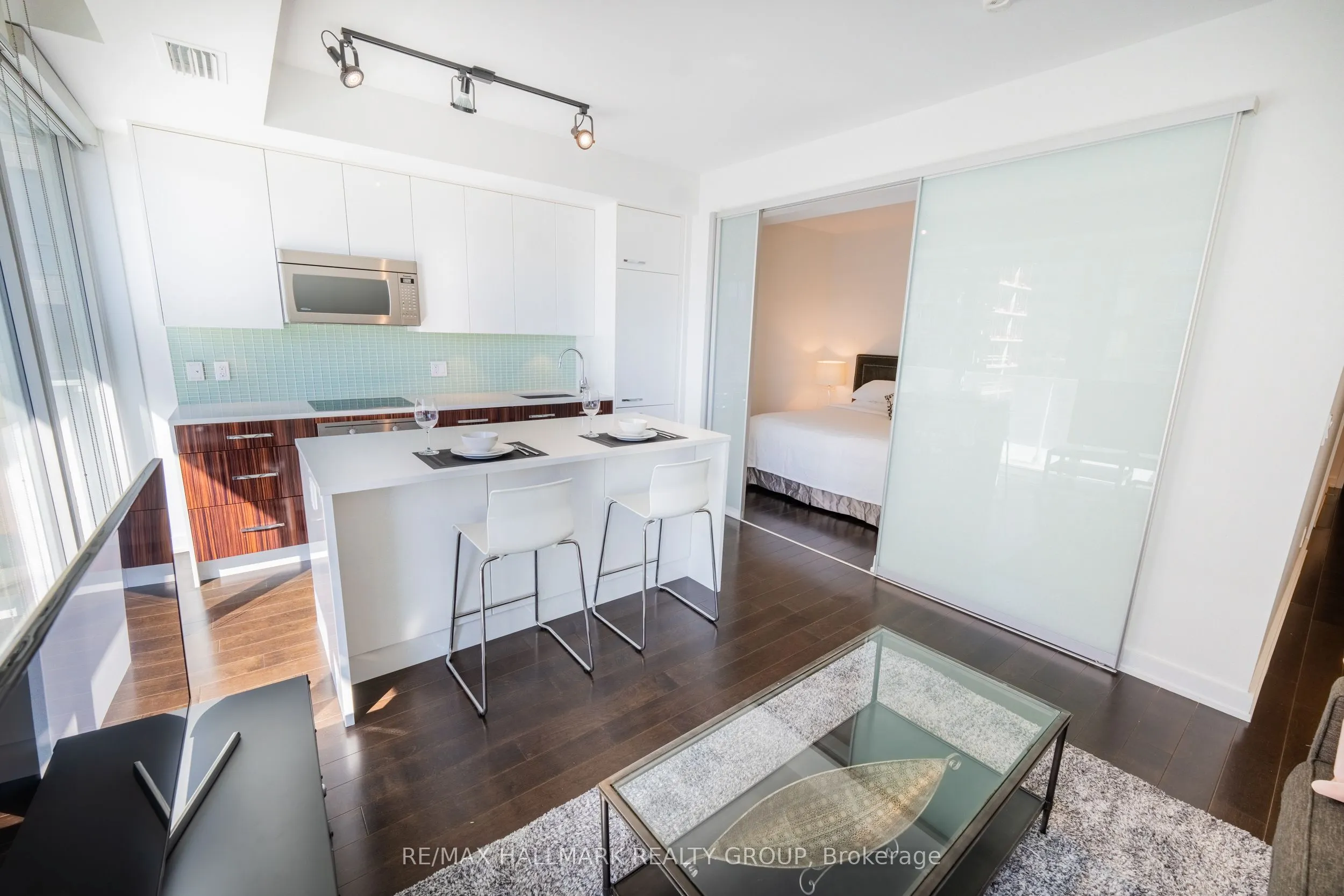 111 Champagne Avenue #502