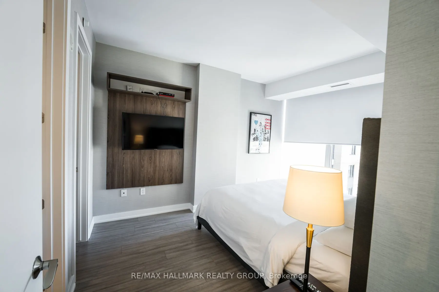 111 Champagne Avenue #1805