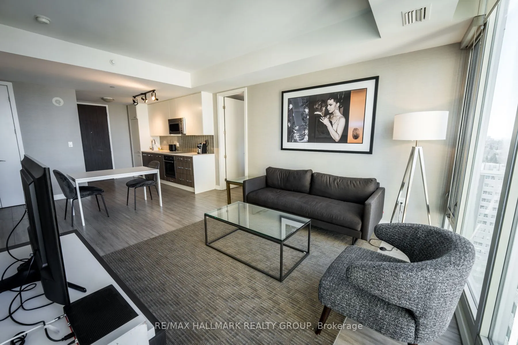 111 Champagne Avenue #1805
