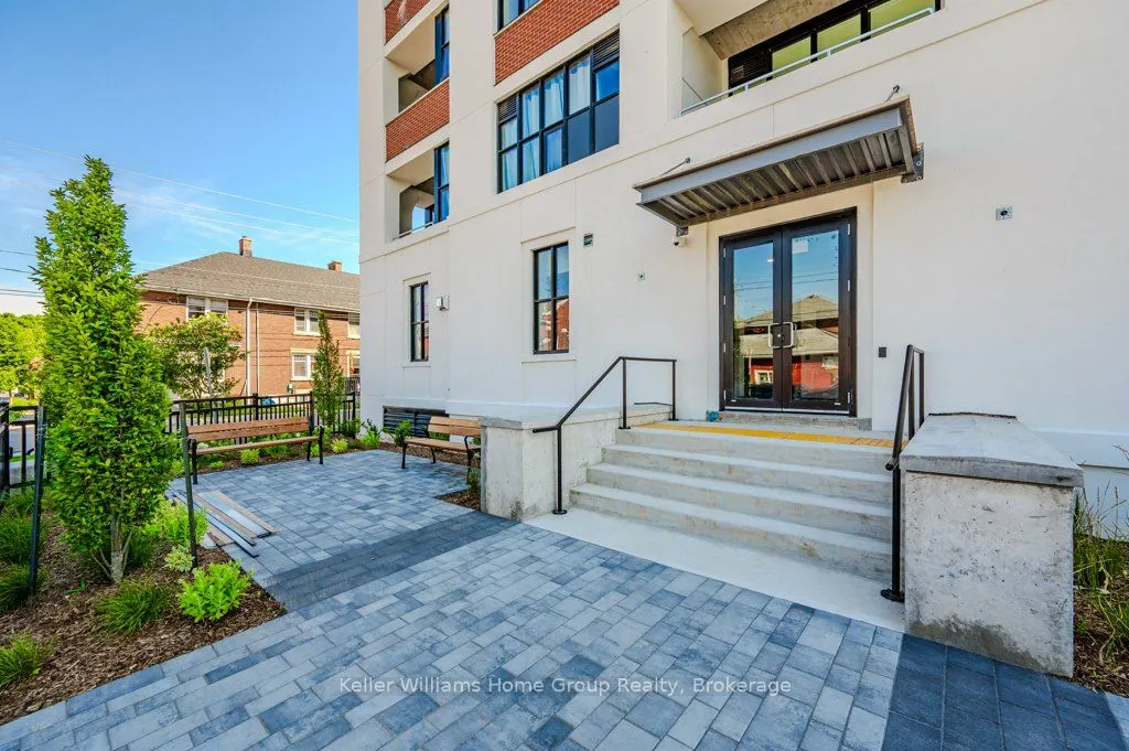120 Huron Street #304