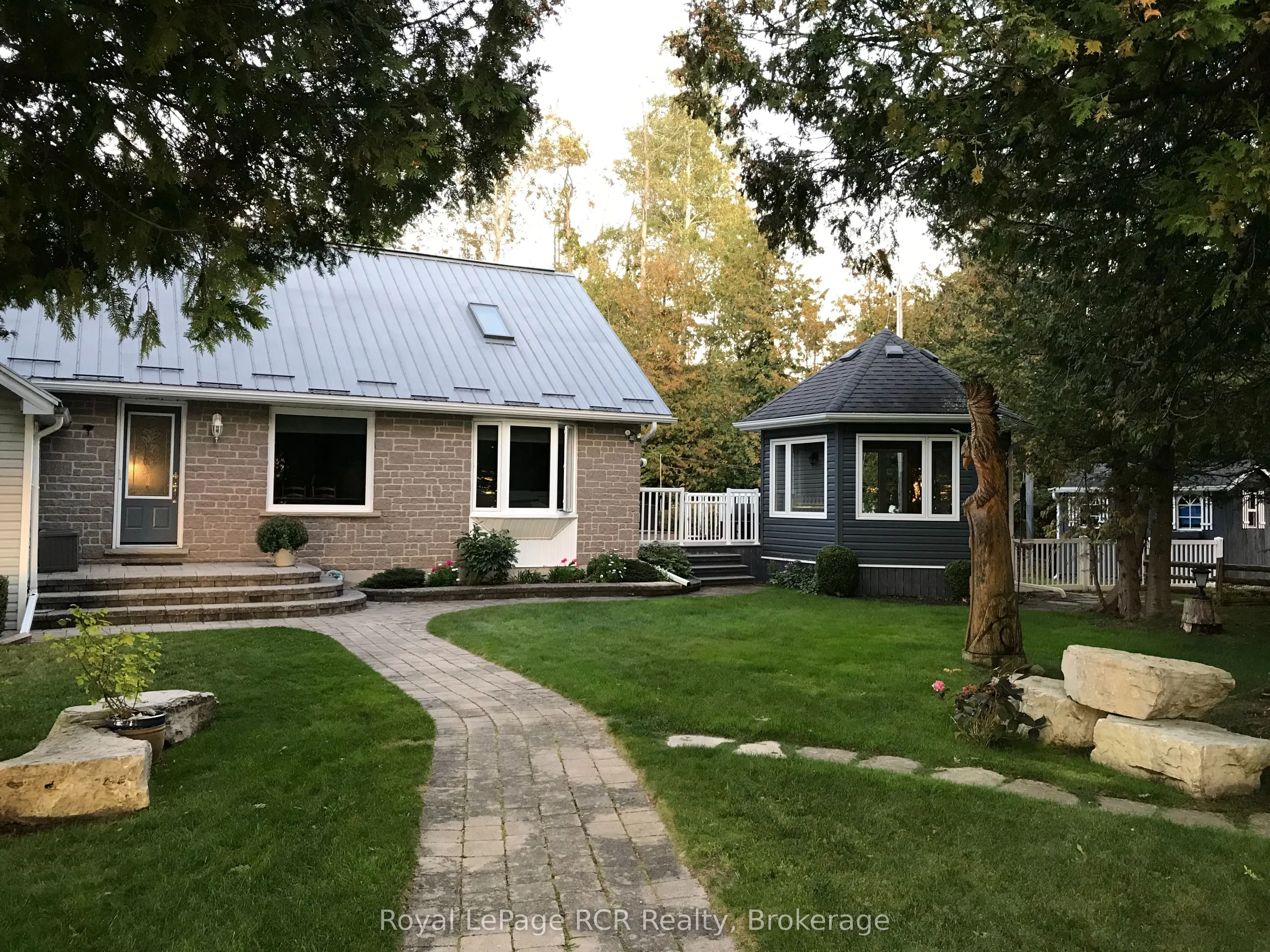 502183 Grey Road 1 Road
