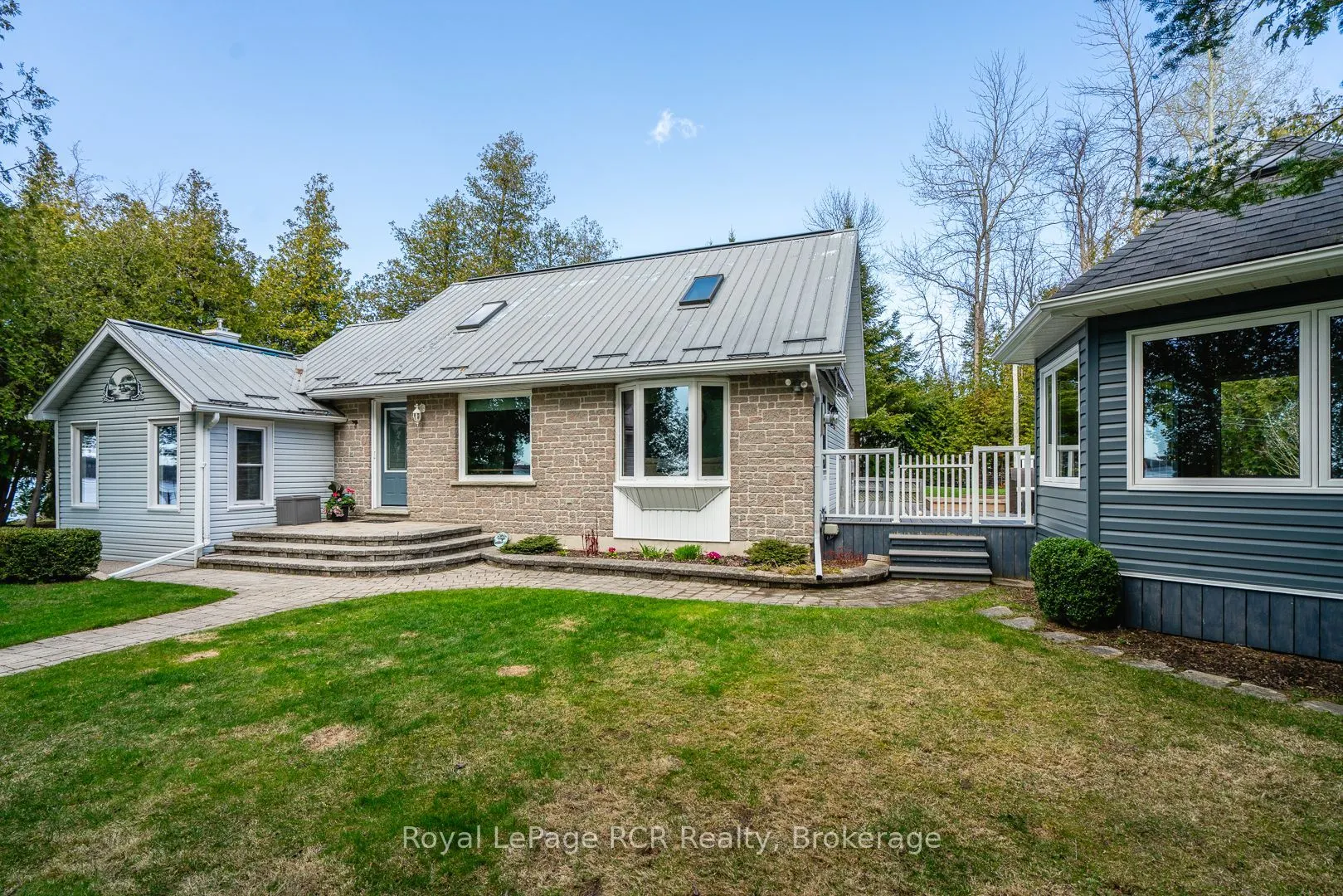 502183 Grey Road 1 Road