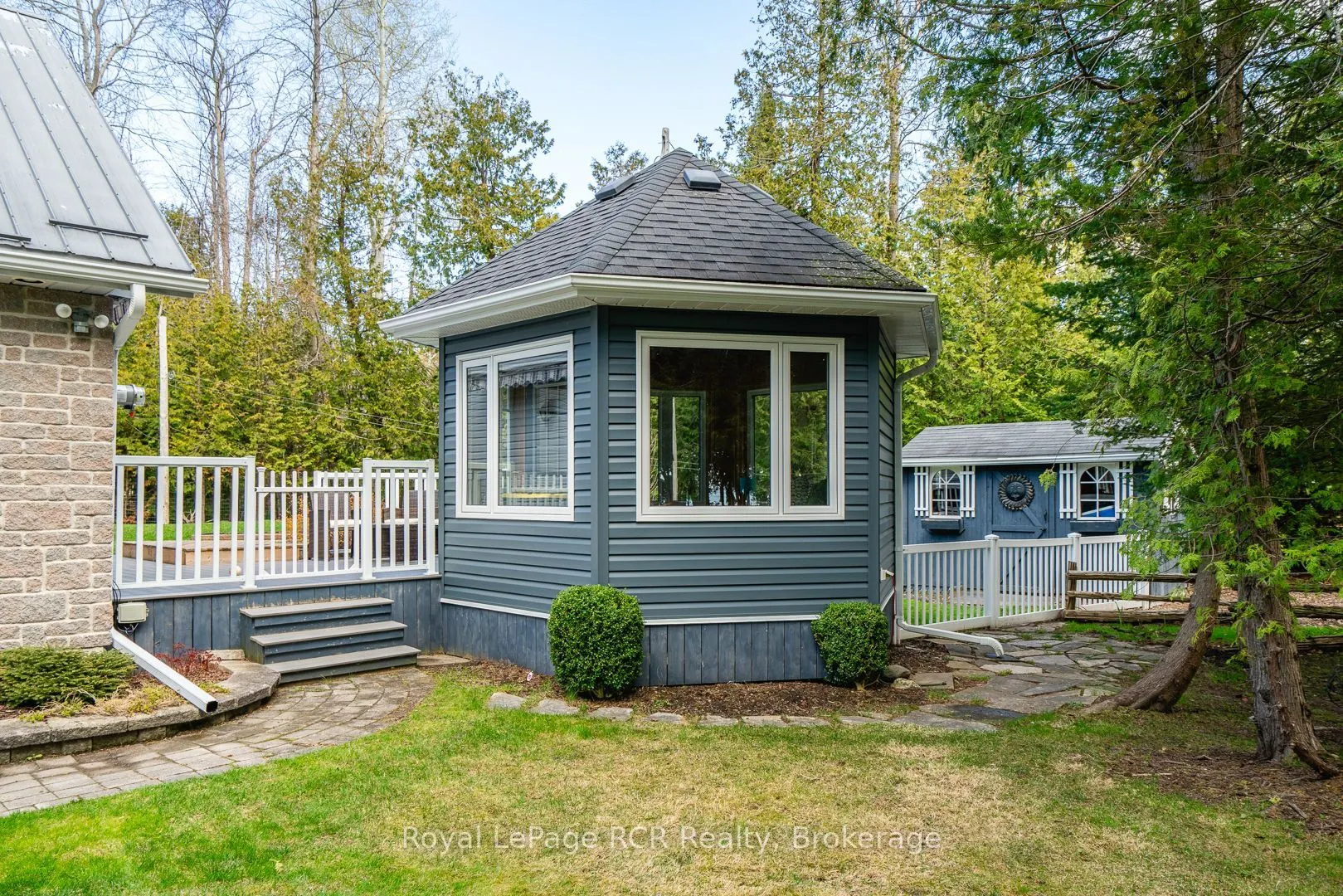 502183 Grey Road 1 Road