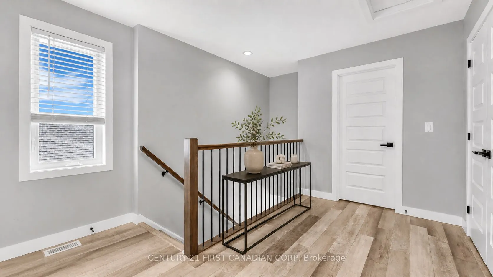 186 HOOPER Street