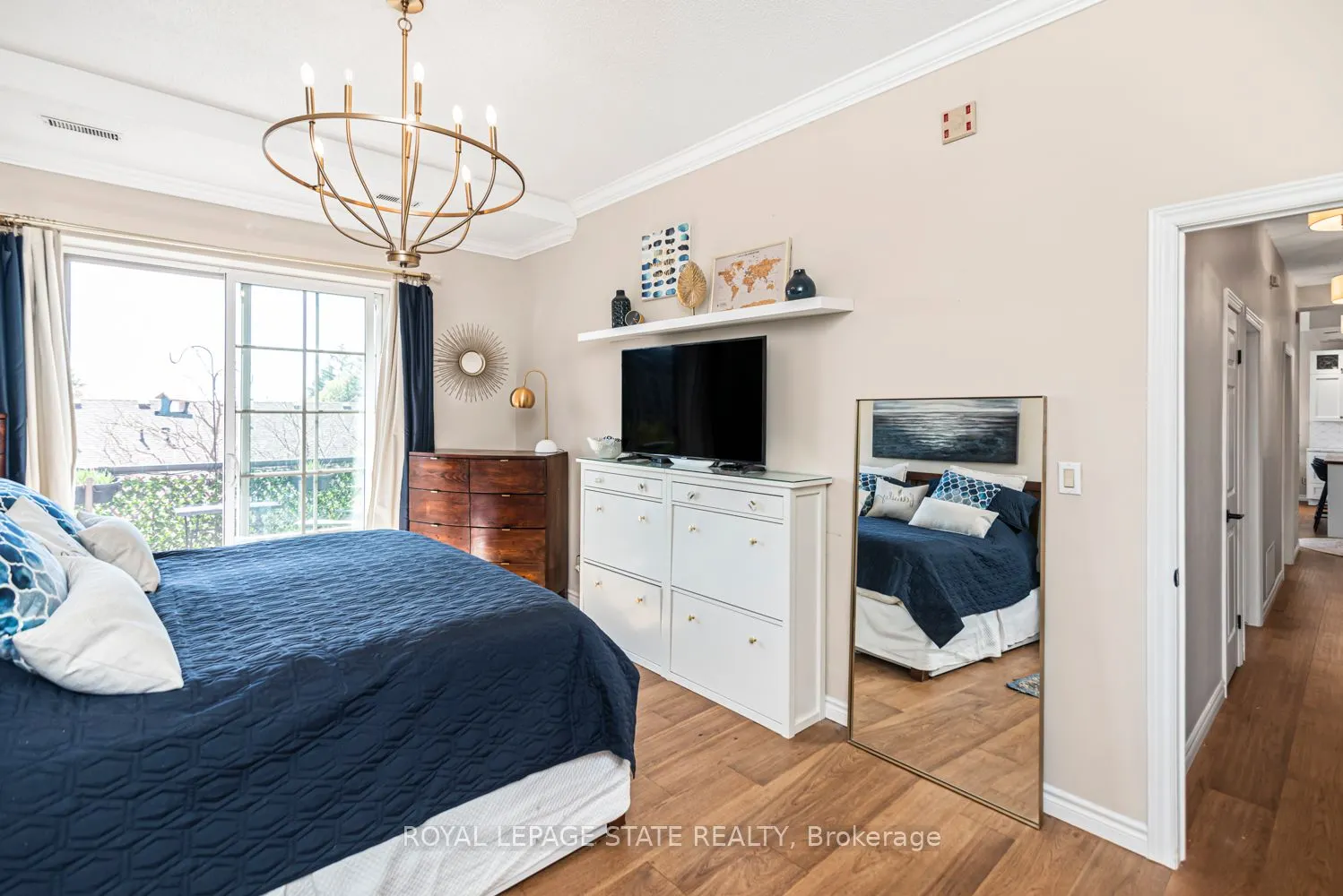 262 Dundas Street E #311