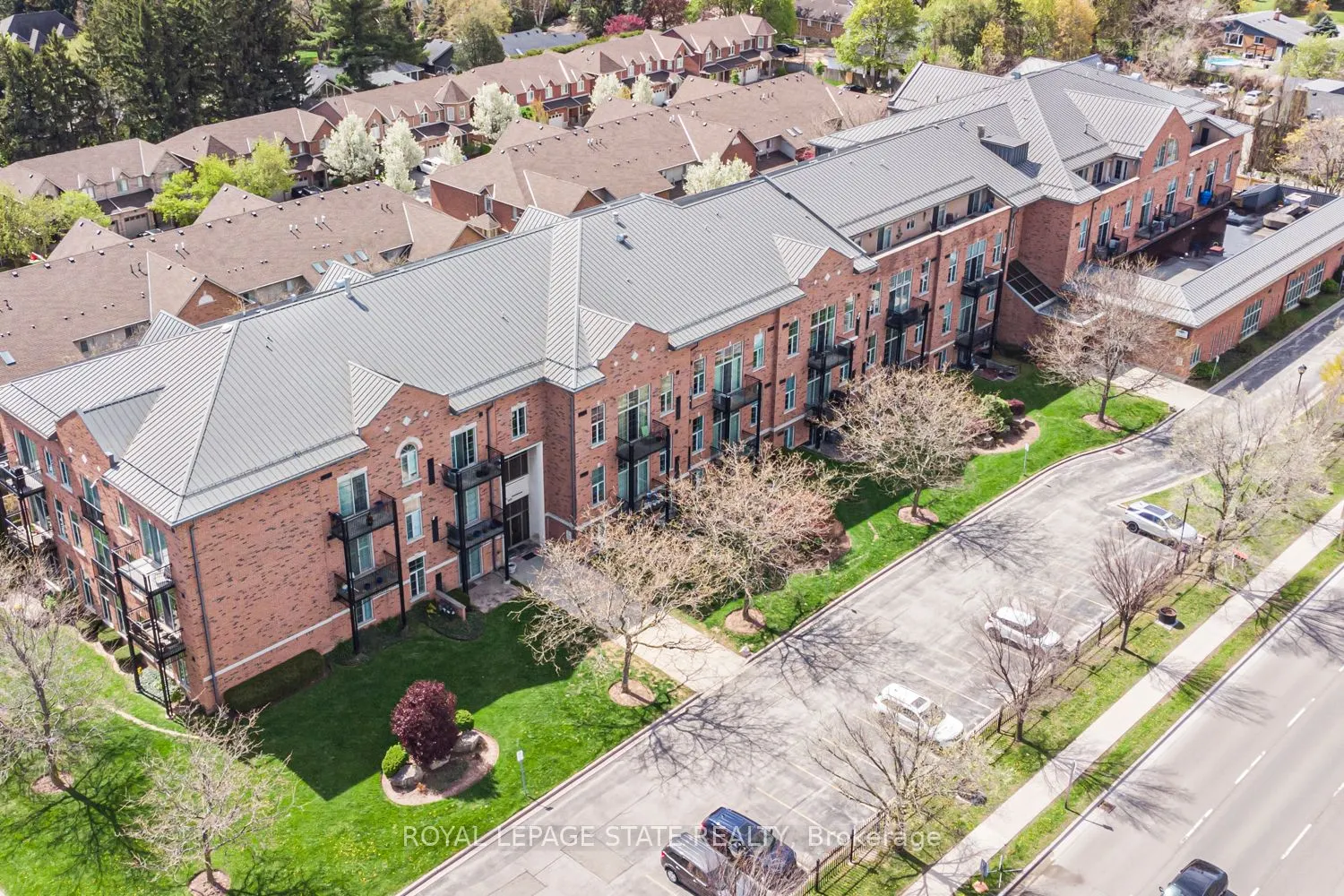 262 Dundas Street E #311