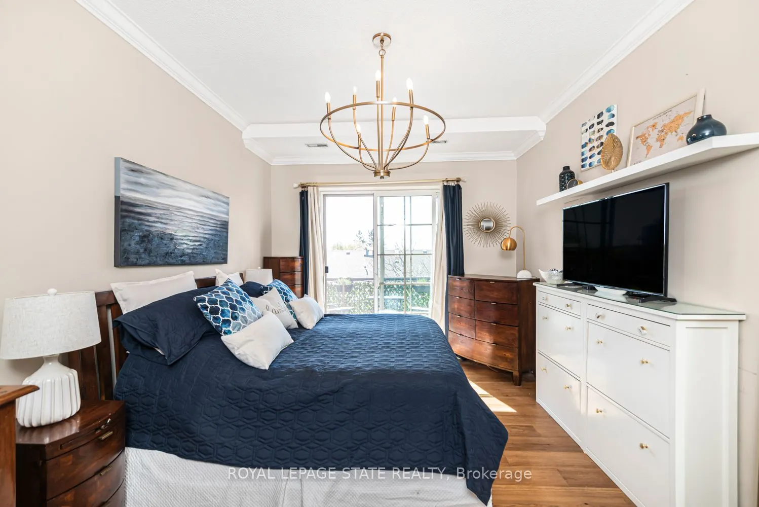 262 Dundas Street E #311