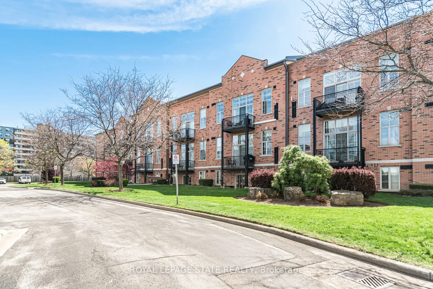 262 Dundas Street E #311