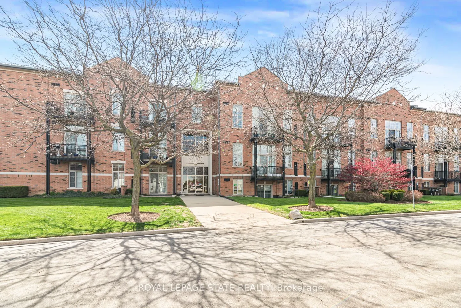 262 Dundas Street E #311