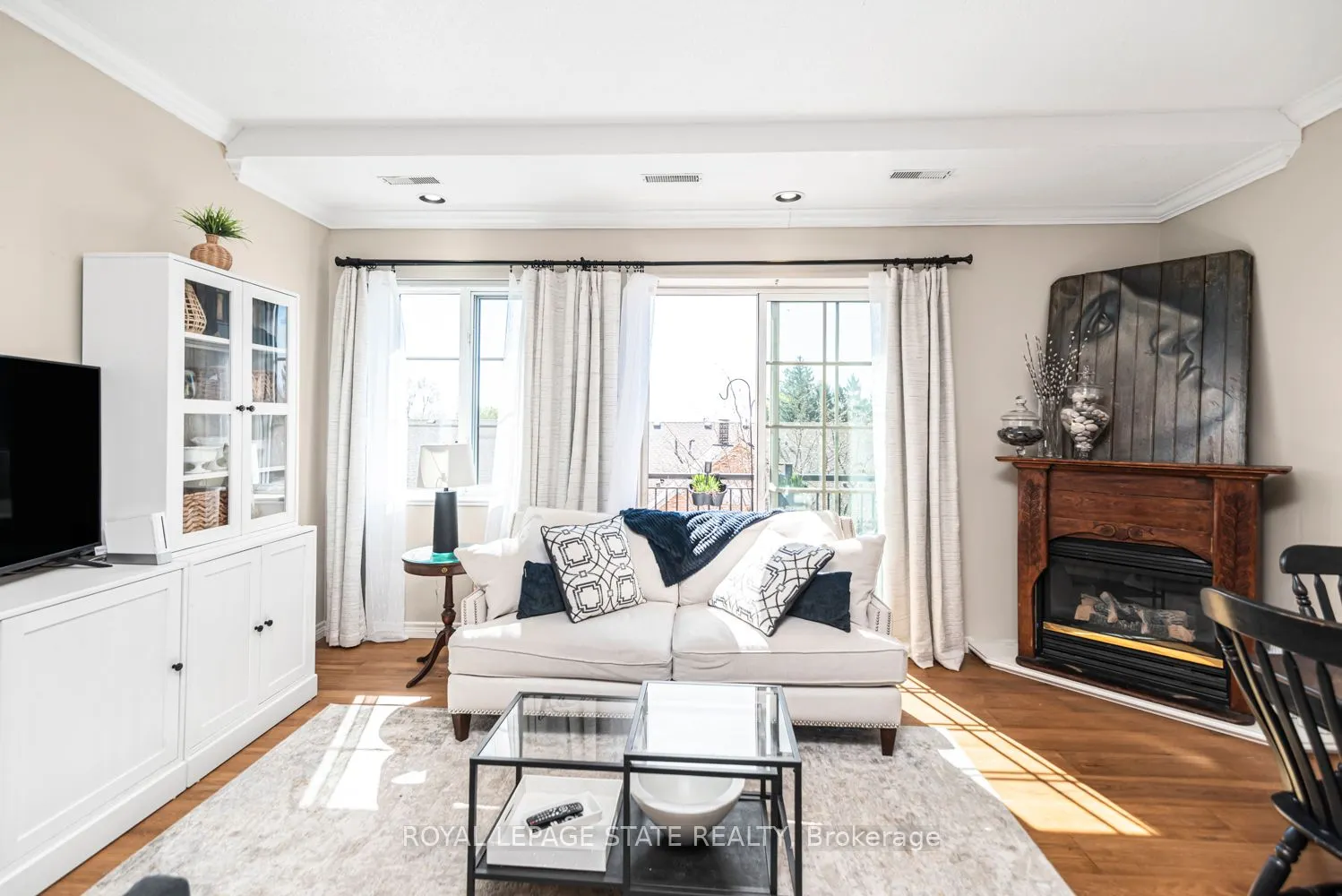 262 Dundas Street E #311