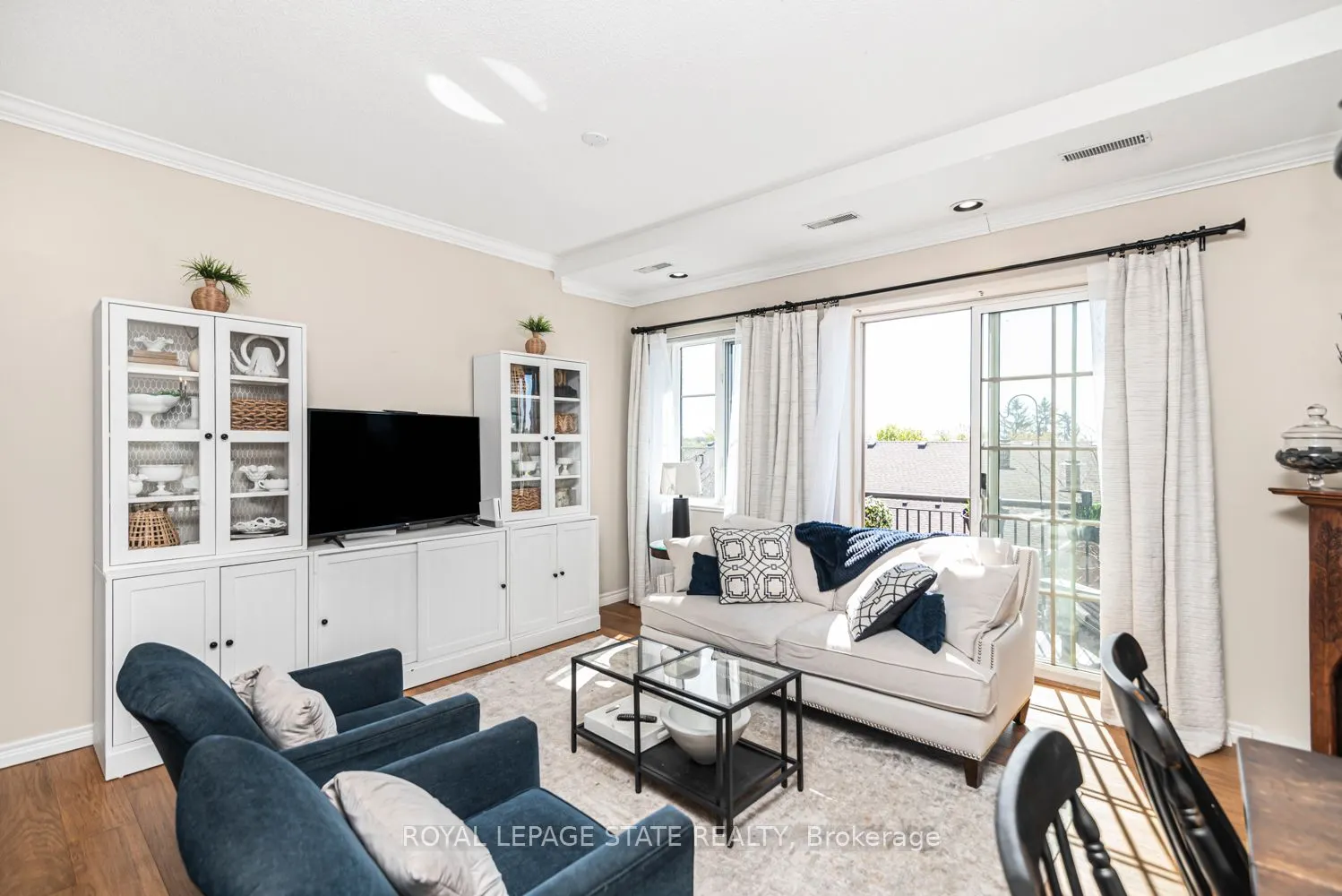 262 Dundas Street E #311