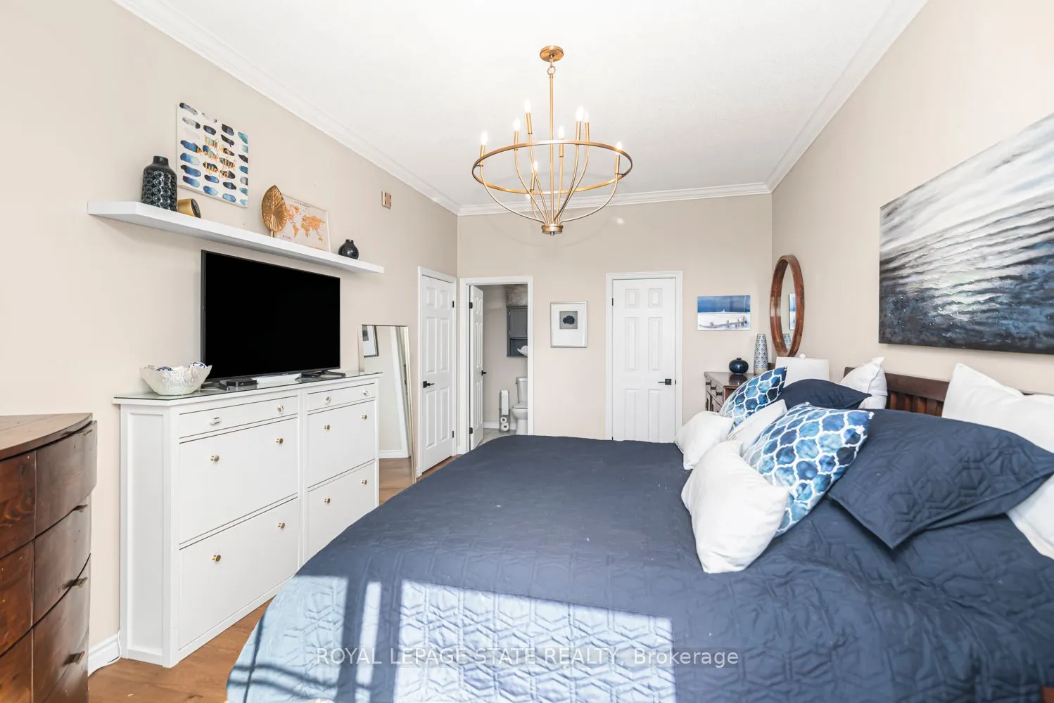262 Dundas Street E #311