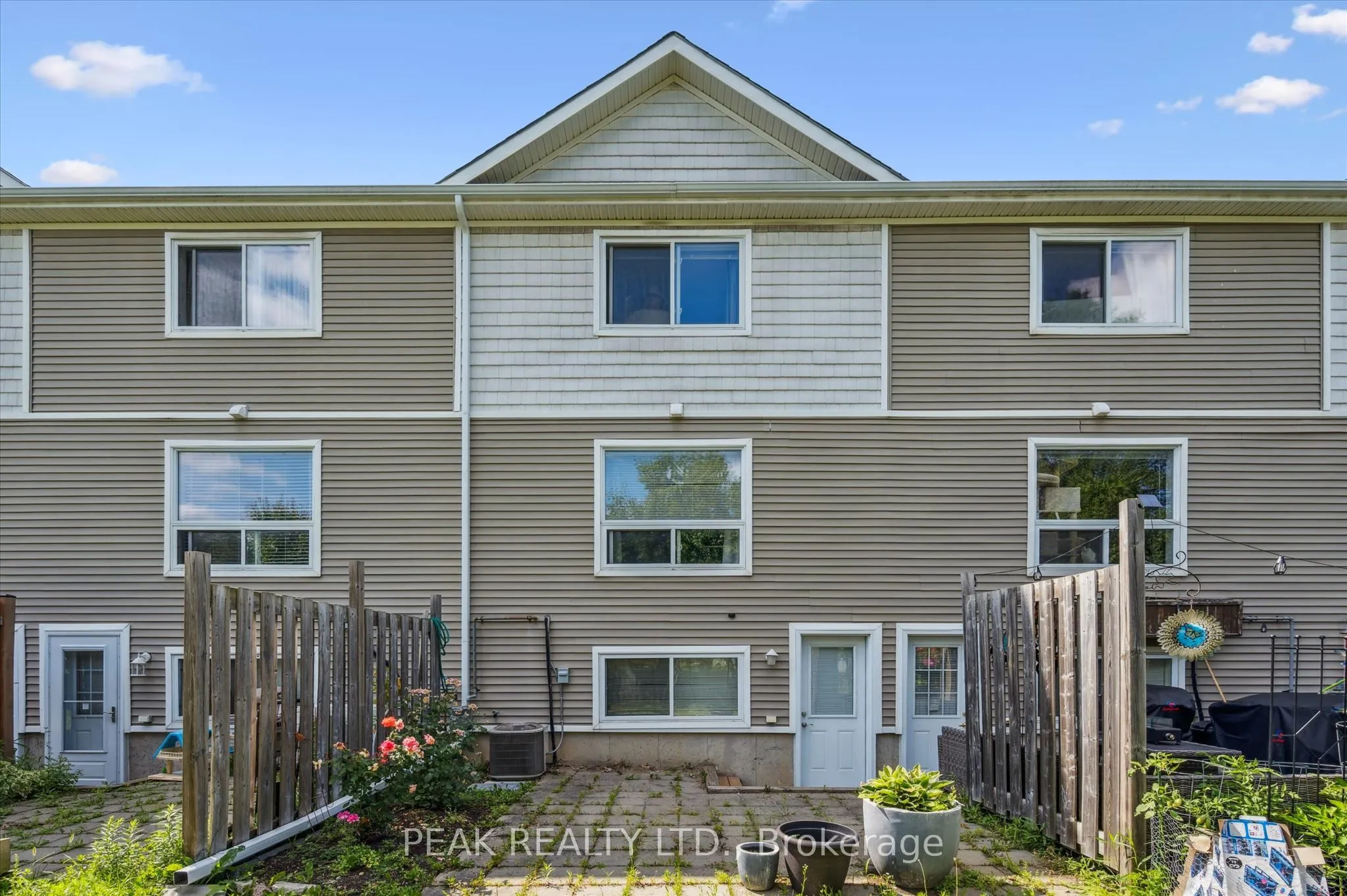 23 Howe Drive #8