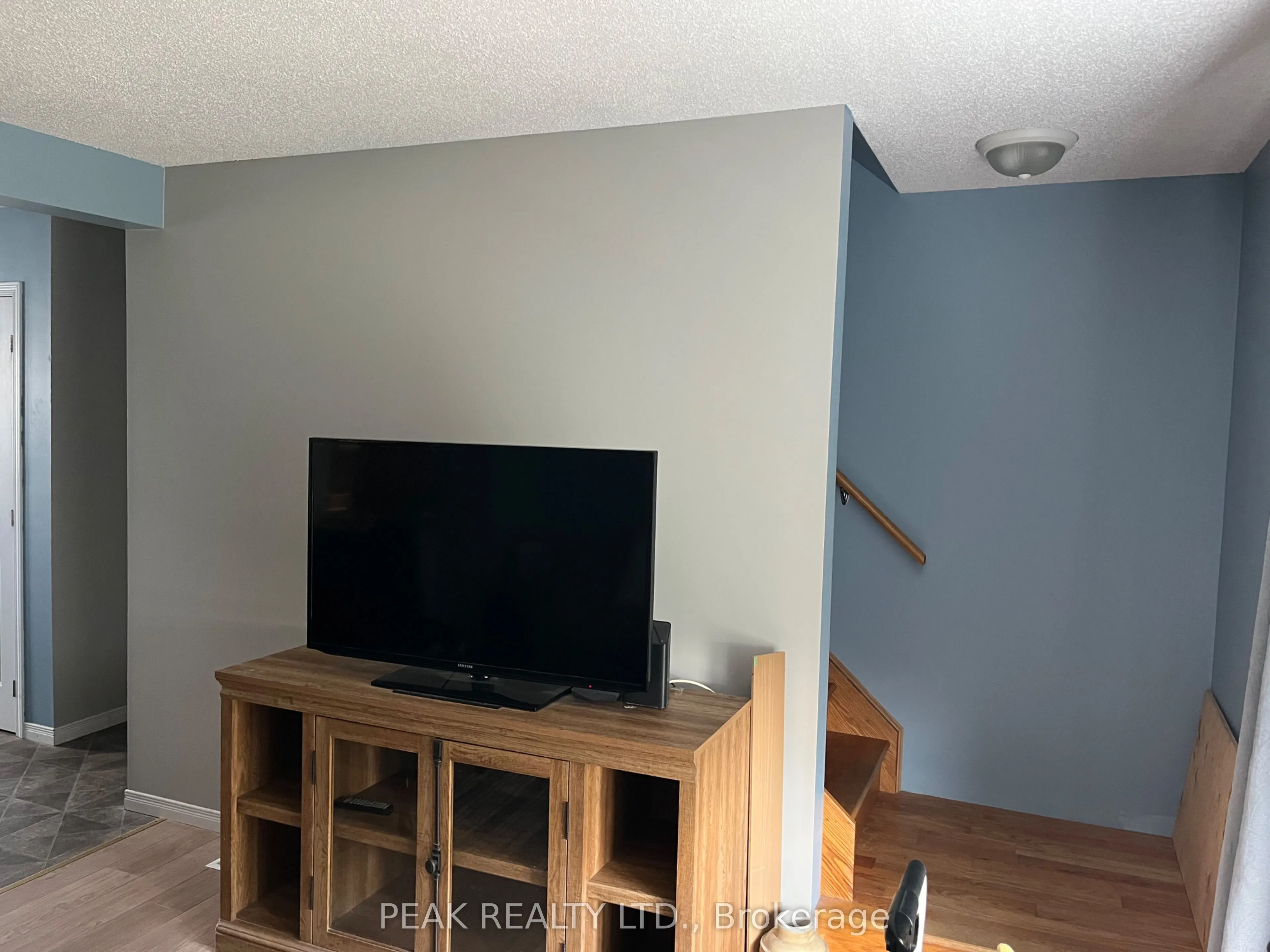 23 Howe Drive #8