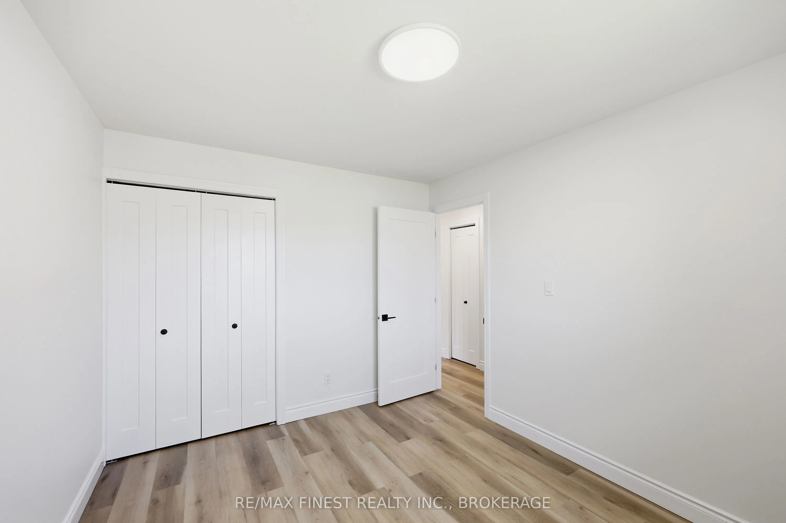 882 BEACONHILL Court