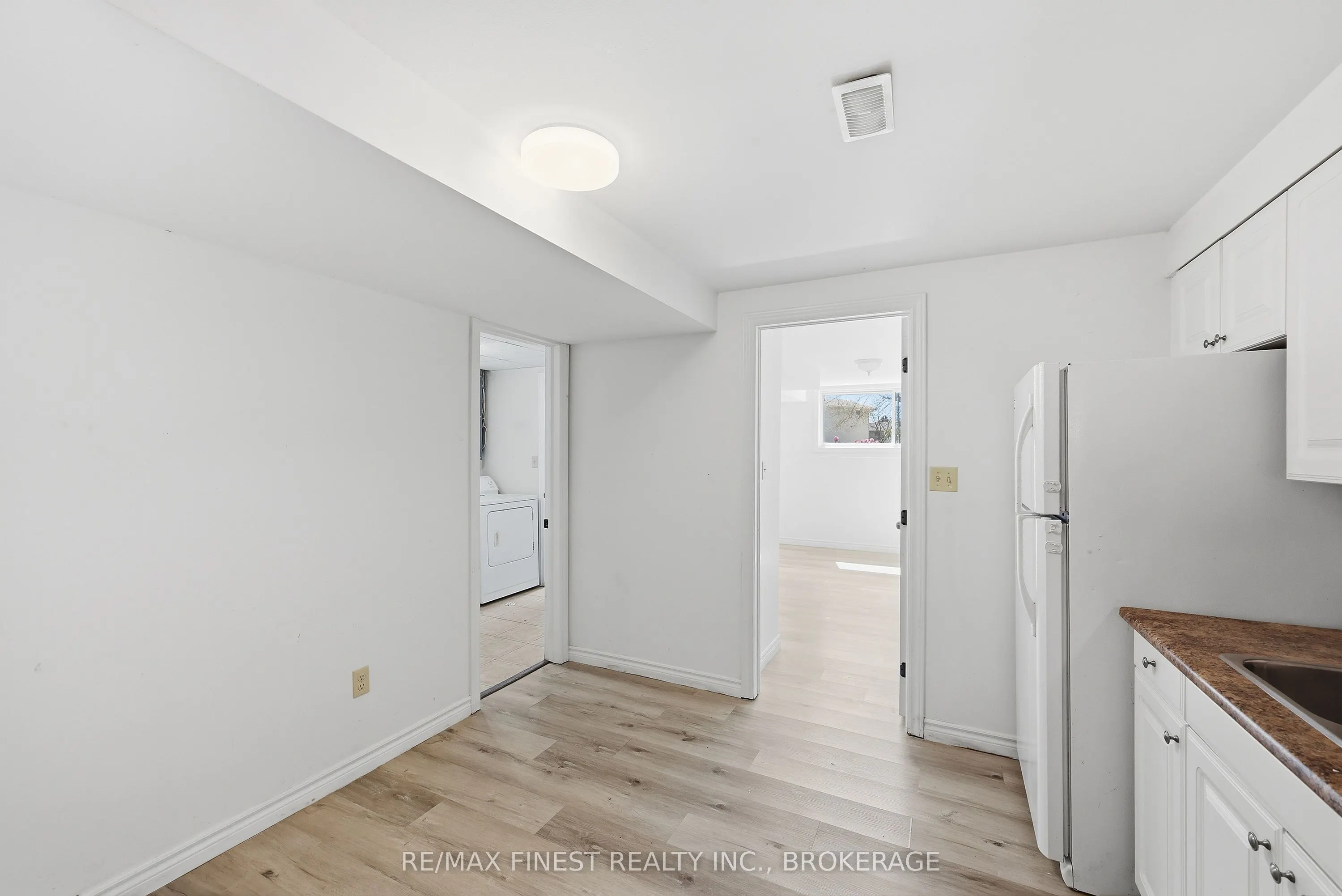 882 BEACONHILL Court