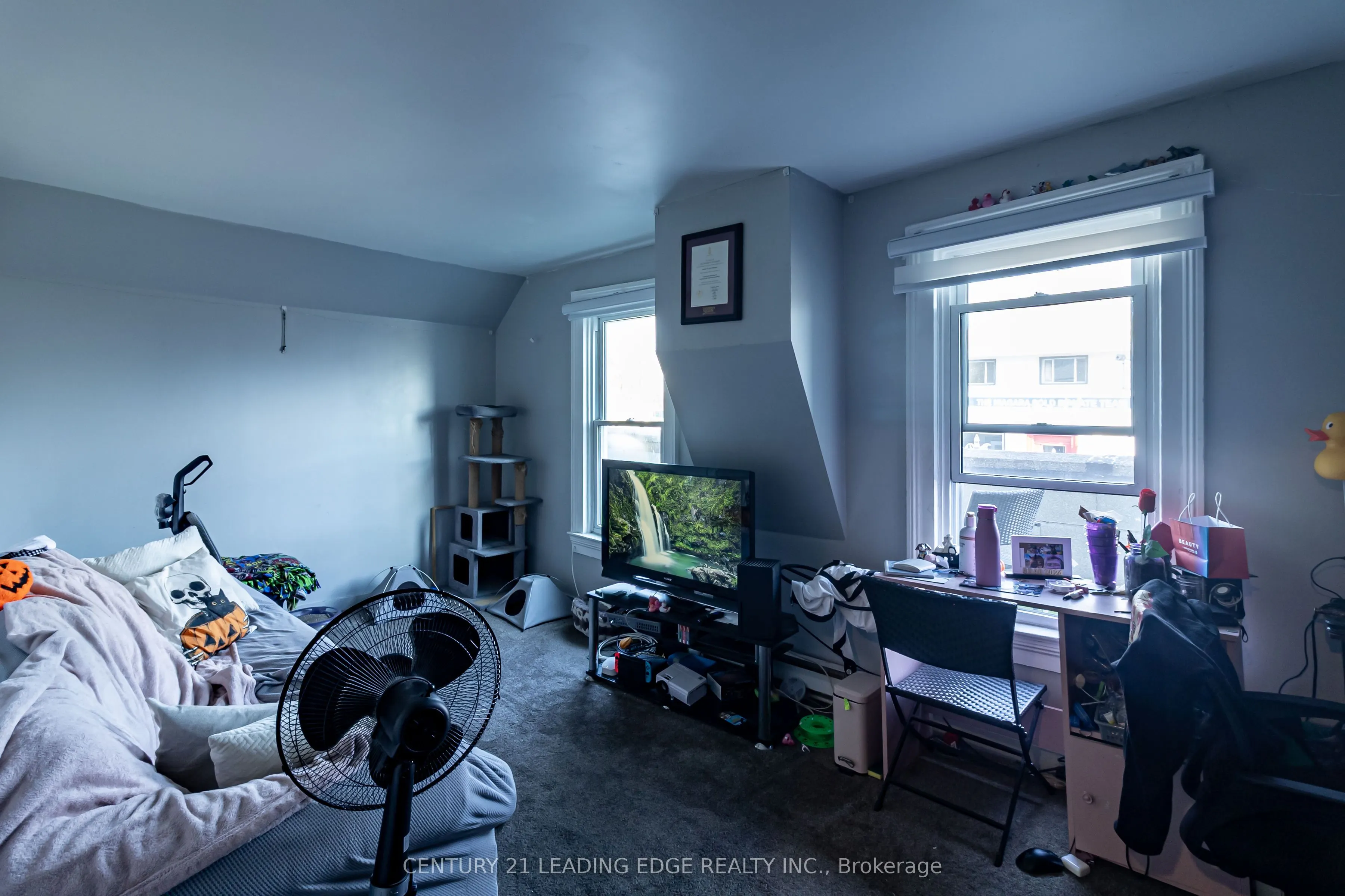 223 Main Street W