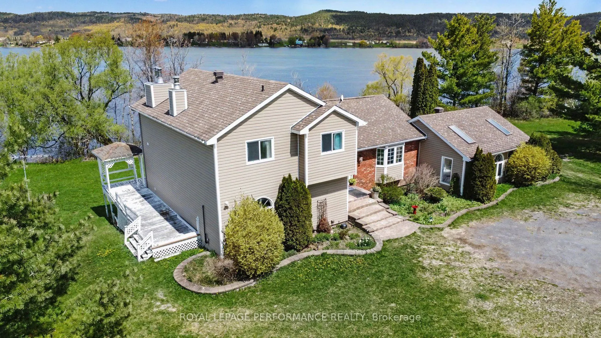 935 Concession 1 Road