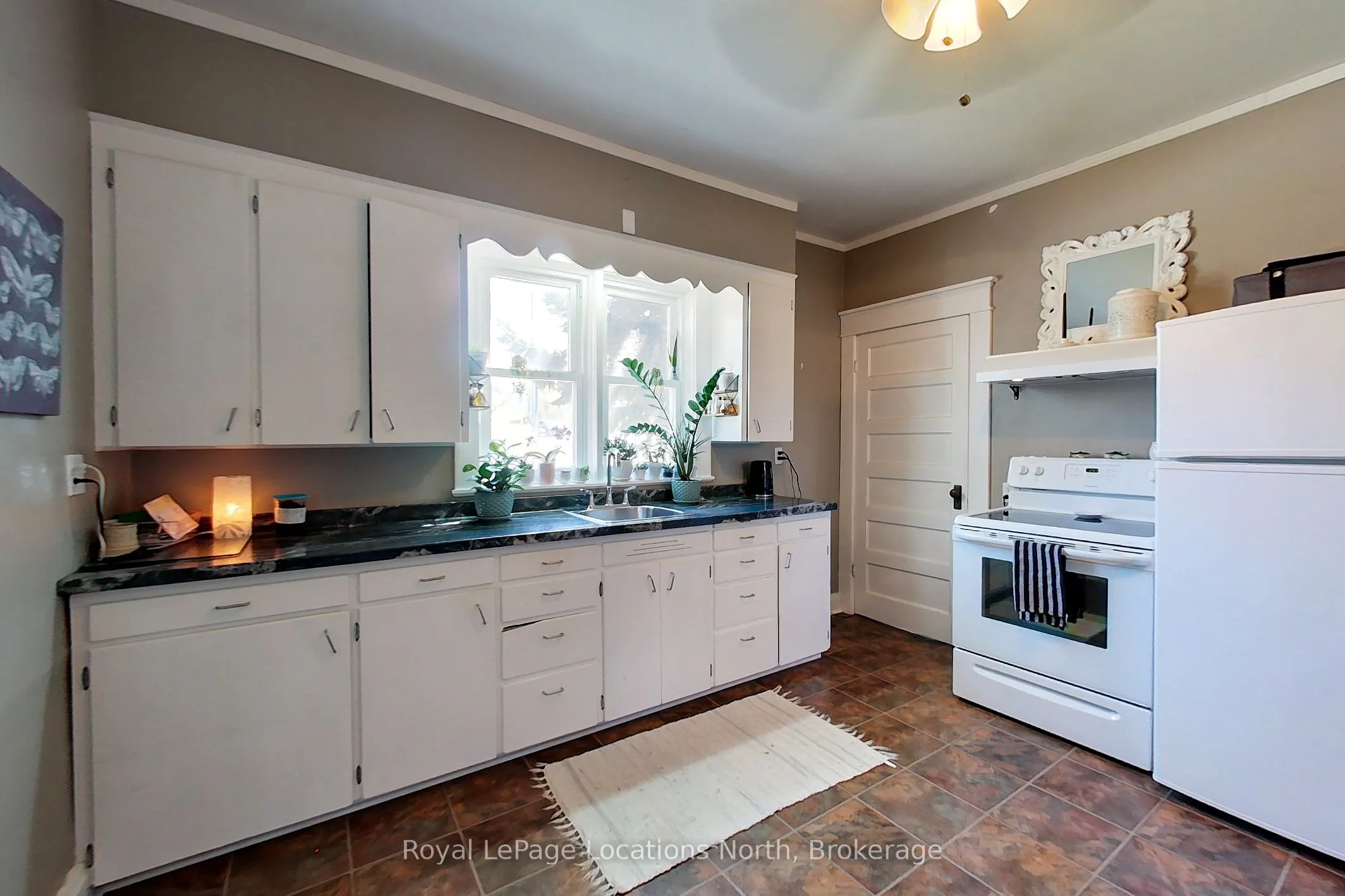 131 Sykes Street S