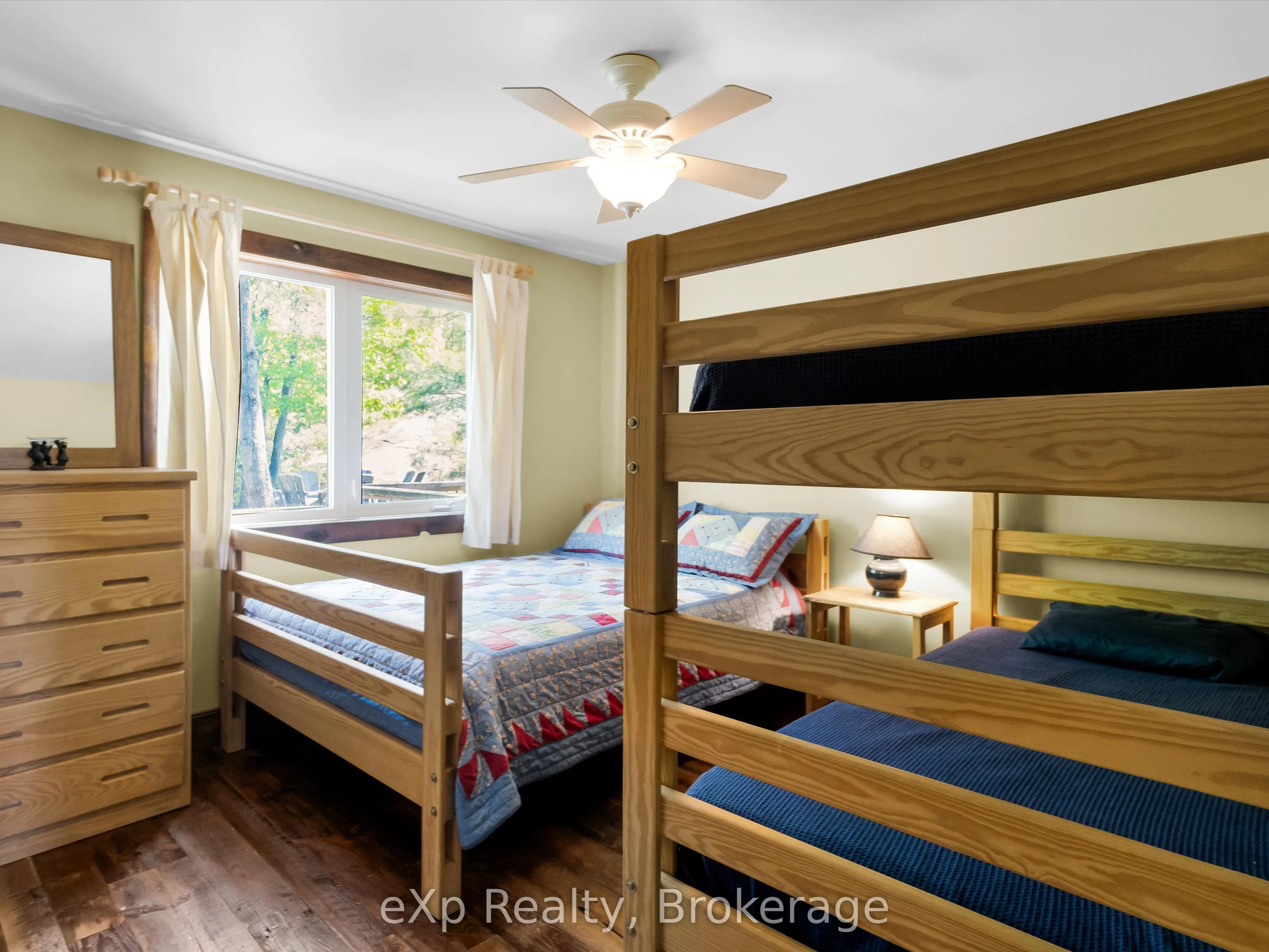 6646 1040LittleBeausoleil Island