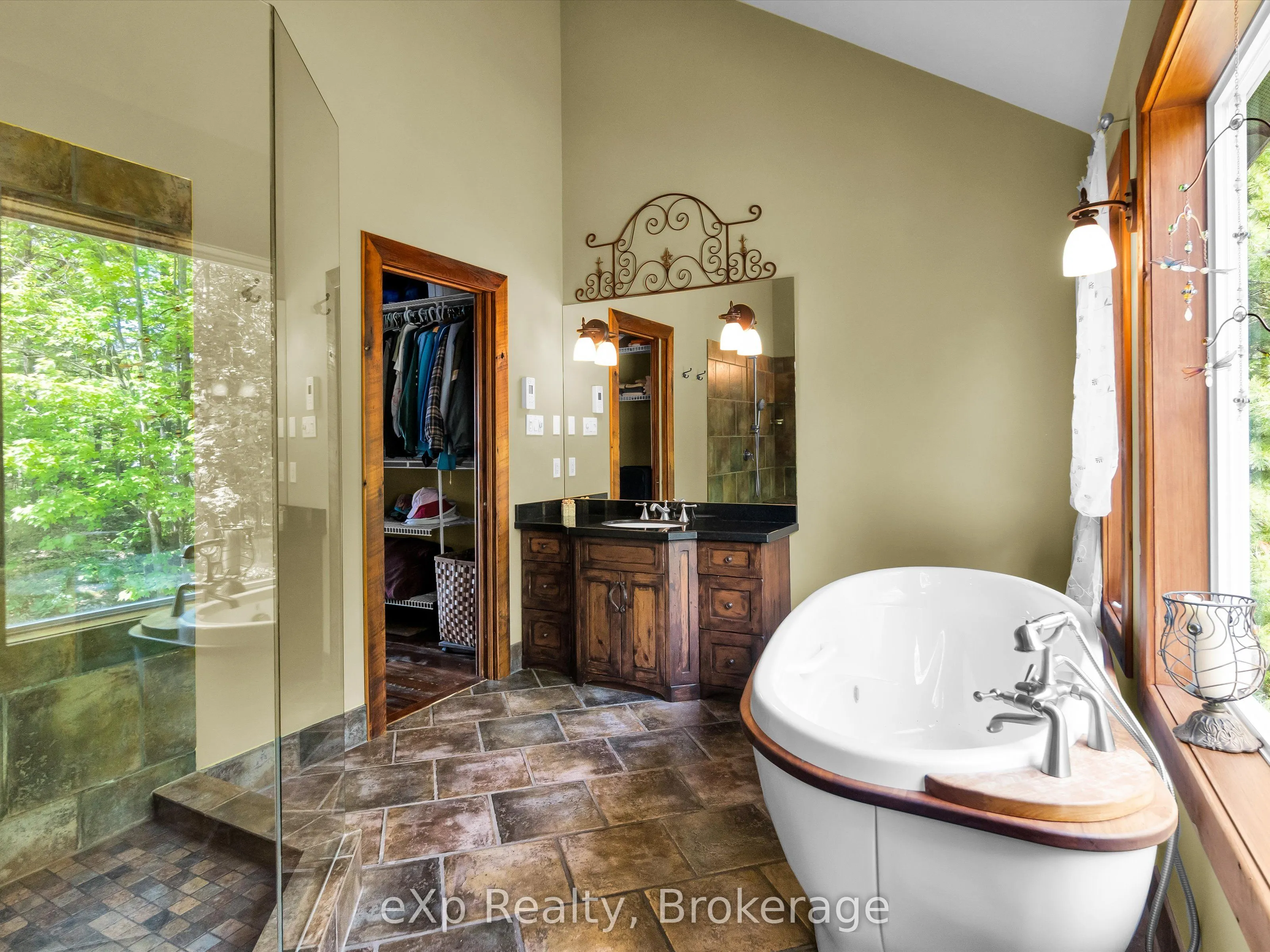 6646 1040LittleBeausoleil Island