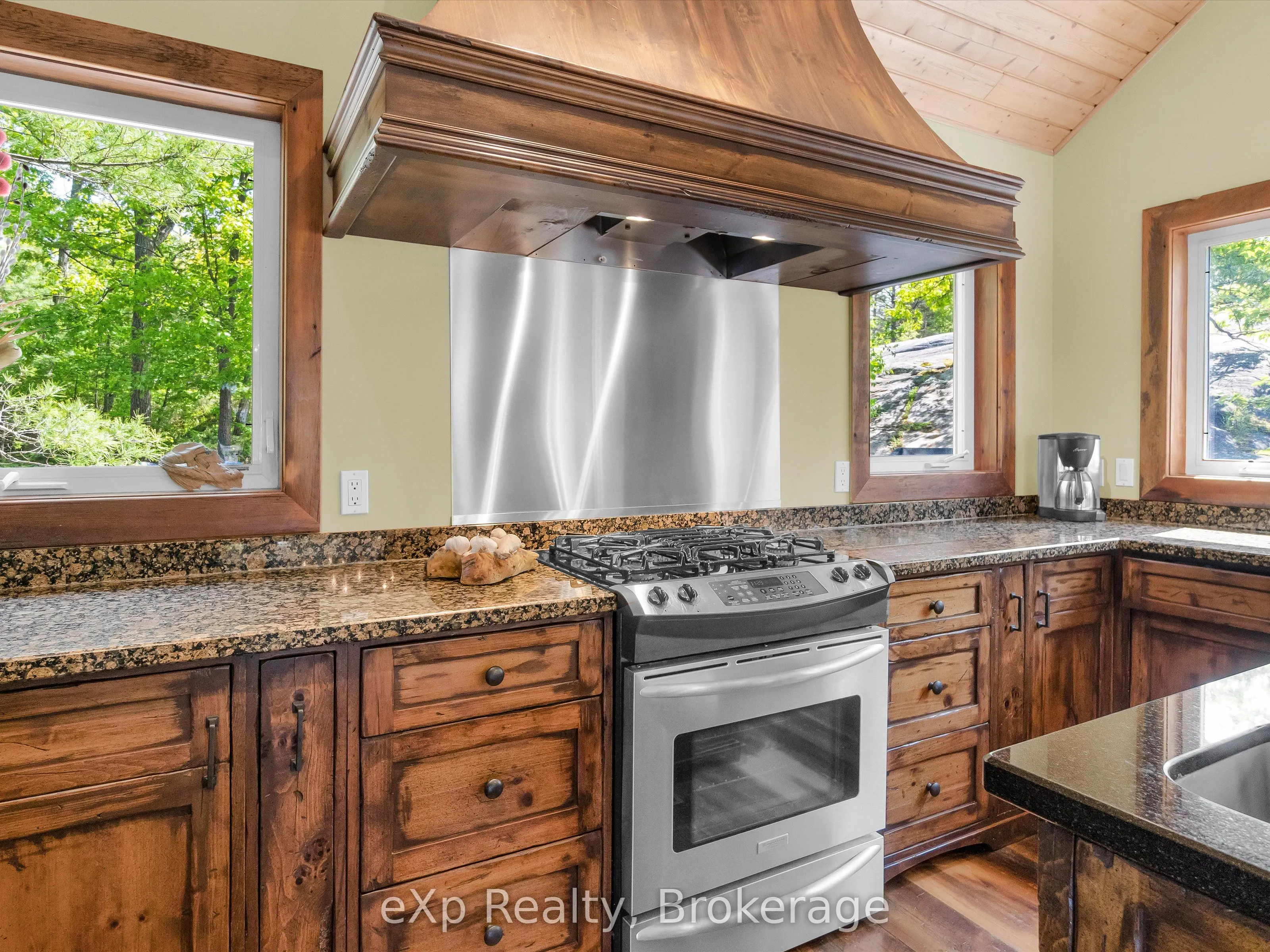 6646 1040LittleBeausoleil Island