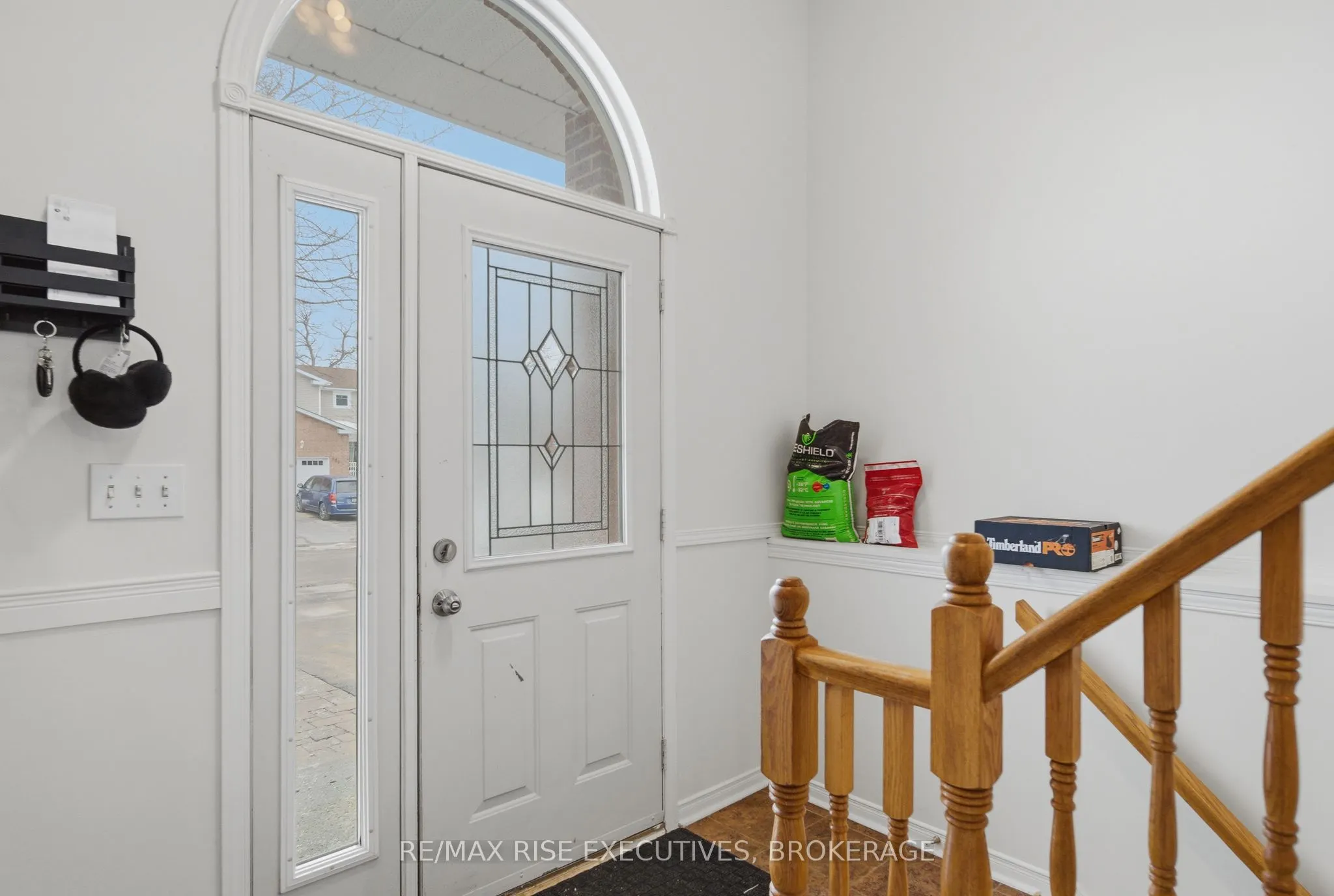 984 Waterbury Crescent