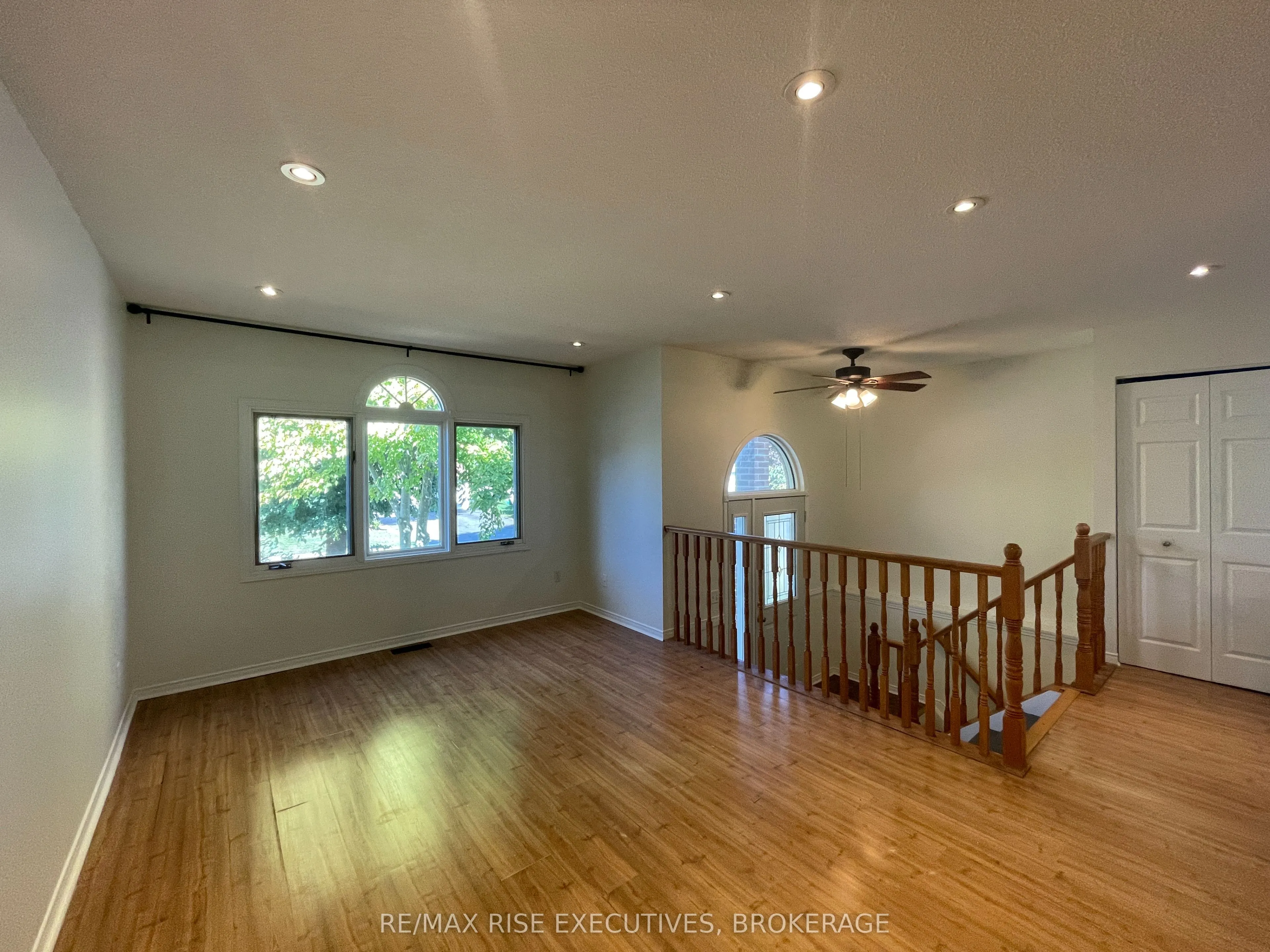 984 Waterbury Crescent