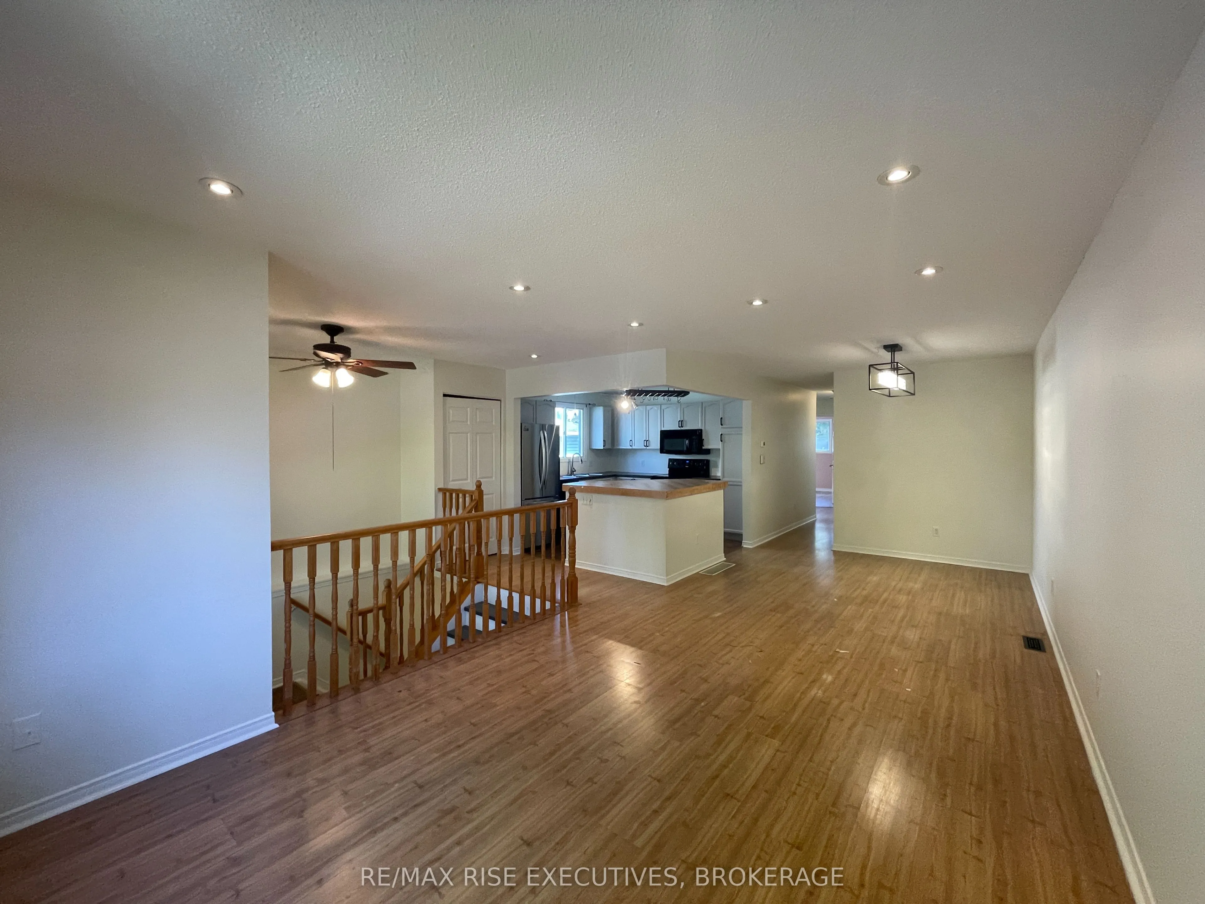 984 Waterbury Crescent