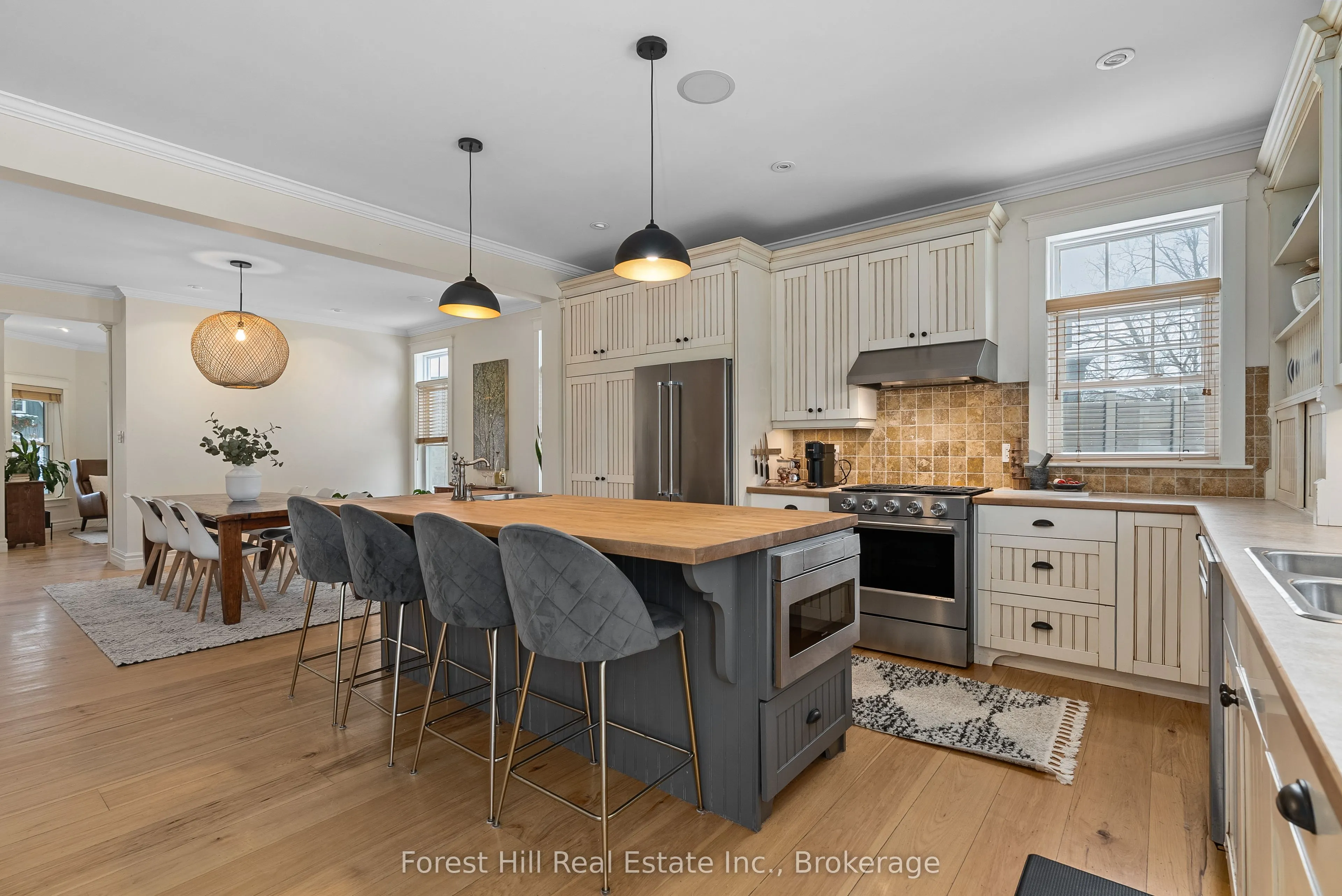 156 Snowbridge Way